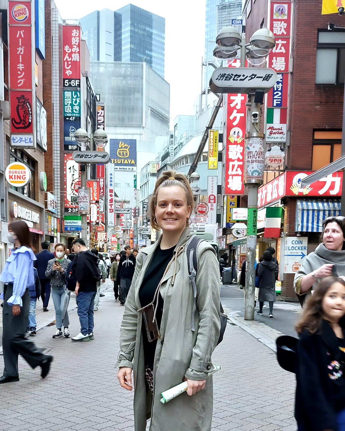 As the new semester kicks off @HTW I reflected about the essence of what lies ahead for the new fashion design students beyond the sketches and stitches. For me, working in the garment industry also comes with the privilege of unlocking doors to places, cultures, people and experiences far away from home and comfort zones.
Three weeks later and I am ready to exchange Japan's comfort of heated toilet seats, Hongkong's amazing as ever skyline and China's maze of garment factories with my comfort place and peeps in Berlin again 🧡
#urbanerna #sewsialize #sonofastitch #stitchnbitch #teamseam #sewingclass #sewing #berlin #nähkurs #nähen #diy #vhsberlin #vhs #diyfashion #kindernähkurs #upcycling #nähenlernen #schneiderin #tailor #sewingmachine #maßschneiderin #bekleidungstechnik #modedesign #ausbildungimhandwerk #teacher #lecturer #htwberlin #dozent #dozentin #lehrerin