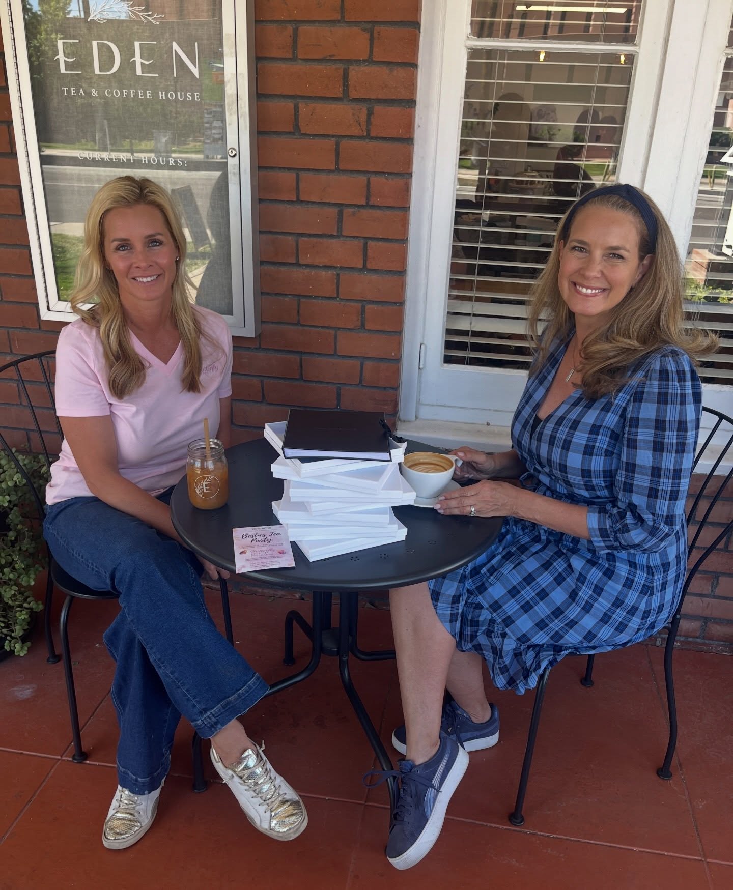 What a joy it was to meet with @butterflyeffectmentors founder and friend Ashley Trussell @edenteacoffee to gift her 7 You Are Loved Keepsake Album kits through my Buy-One-Gift-One initiative.
These albums will be given to the incredible Butterfly Effect mentors, who will then gift them to teen girls living in foster careācreating a sacred space to hold their photos and words of affirmation that remind them they are deeply valued, and loved, no matter their circumstances.
Moments like this are why I do what I do and Iām so grateful for all of you who have supported this initiative enabling this to happen!
Want to learn more? Go to: amycarney.com or the link in my Bio!