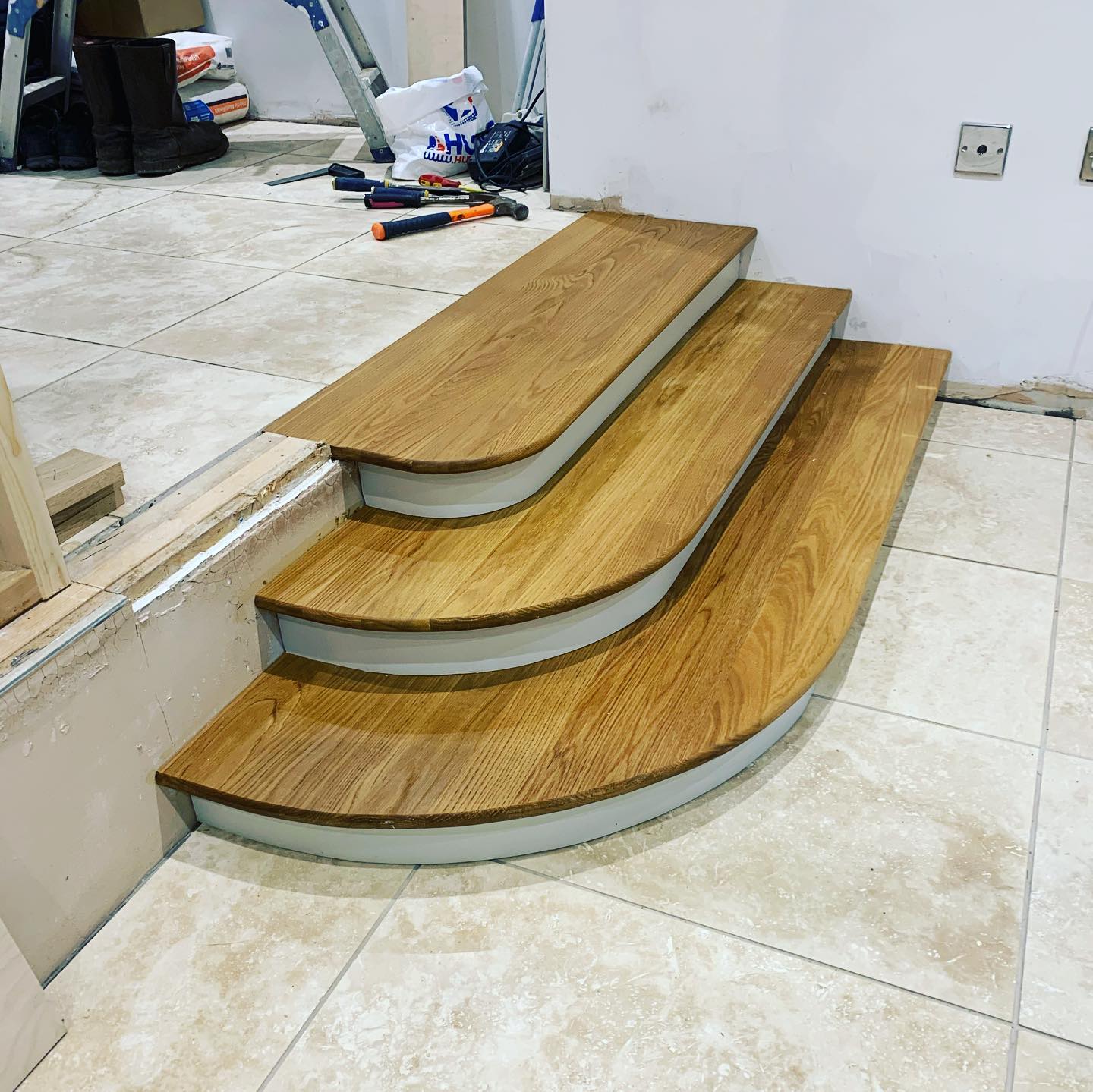 Custom made oak steps ✅#oak #staircase #modernart #design