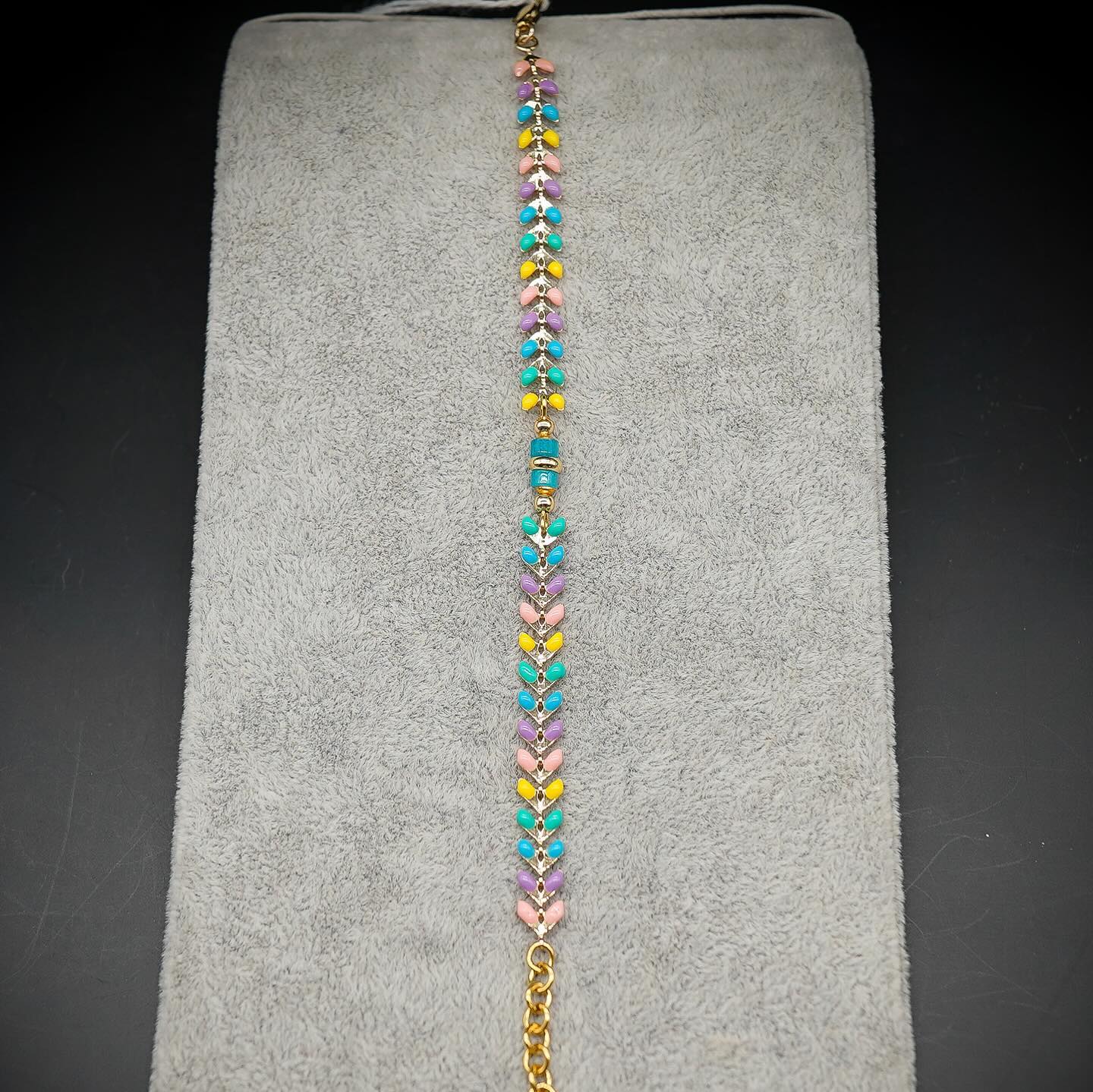 🌟 Découvrez nos nouveaux bracelets tendance pour un look à la pointe de la mode ! 🌟.
En plus d'être tendance c'est produit localement.
.
.
Venez découvrir le reste de la gamme sur le site www.labelguyaneshop.com
.
.
#guyane #guyanefrancaise #bracelets #tendance
#produitsartisanaux #artisanat #drapeauguyane #entrepriselocale #yana #cadeau #cayenne #labelguyane #kourou #labelguyane #labelguyaneshop