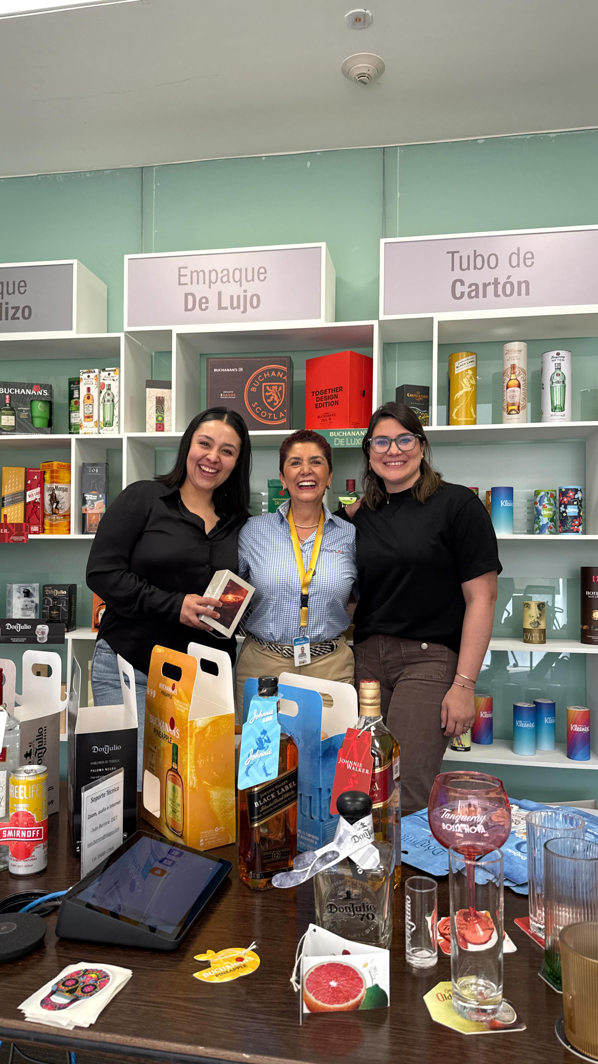 ✨Día 3 de showroom: creatividad, energía, conversación y empaques premium que inspiran nuevas posibilidades junto a @diageo
www.litoplas.com.mx | WhatsApp: +52 55-4386-2640
#empaquepremium