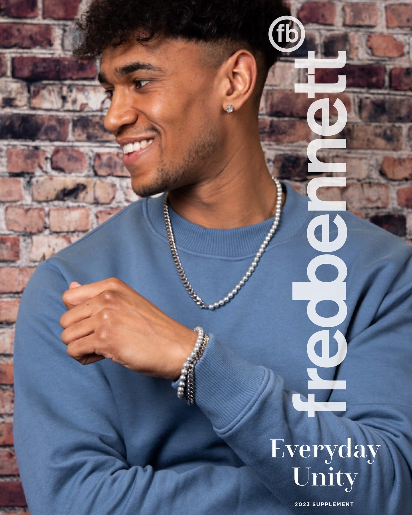 NEW: Everyday Unity from Fred Bennett ⚡
Conveying close bonds through a mixture of textures and materials, this supplement collection draws from modern trends whilst demonstrating our commitment towards ethical and sustainable practises.
Presenting pieces with a ‘half and half’ look, such as our shell pearl and stainless steel set or our cord bracelets with different colours and stones, these pieces symbolise contrasts coming together to create Everyday Unity ⛓️
#FredBennett #mensstyle #mensjewellery #wearingfredbennett