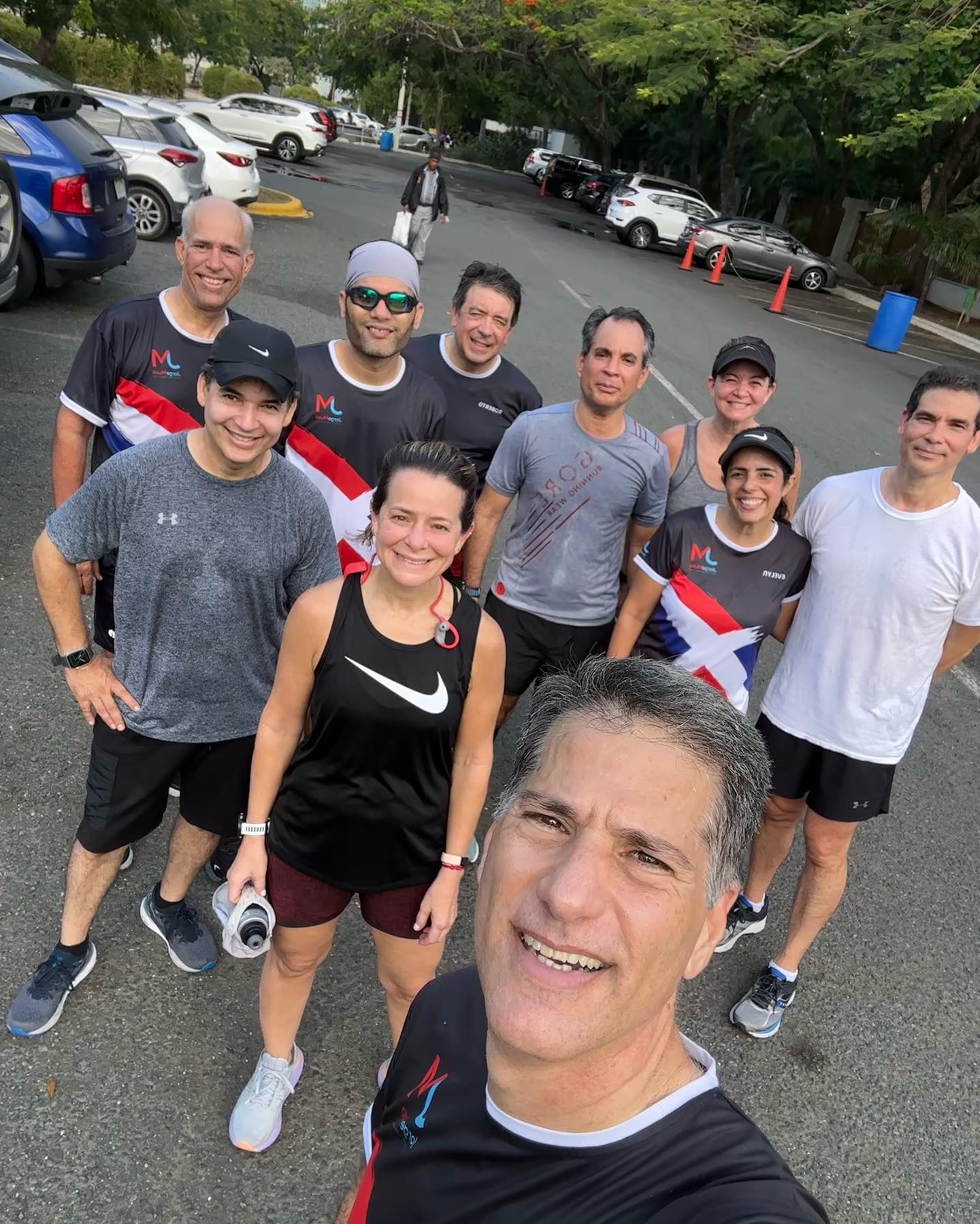 Despues de un rico fondo de 1:25:00 un buen rato compartiendo algunas vivencias de la vida, chismes, dar tijera, política y demás.
⠀⠀⠀⠀⠀⠀⠀⠀⠀
¿Se parece a tu grupo? 🤪
⠀⠀⠀⠀⠀⠀⠀⠀⠀
⠀⠀⠀⠀⠀⠀⠀⠀⠀
⠀⠀⠀⠀⠀⠀⠀⠀⠀
#jorgemusacoach #jorgemusa #running #fondo #longrun #compartir