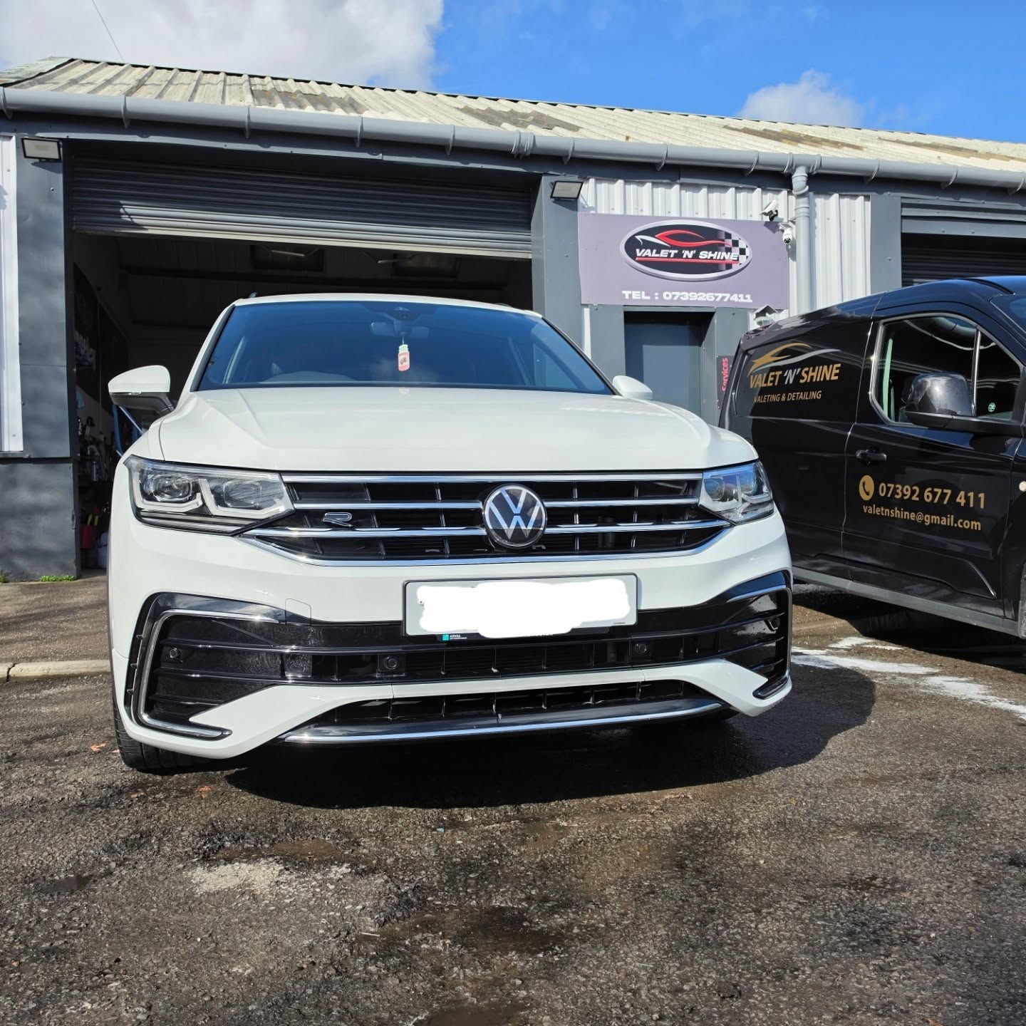 Volkswagen Tiguan R-Line in with us for a full valet ๐ฅ
Got to sayโฆ Iโve got a soft spot for the R-Line models ๐ canโt fault mine at all โ solid cars, great looks, and drive spot on.
This one came in for a full valet and has left looking fresh, clean, and ready to be enjoyed again โจ
Nothing beats that feeling of getting back into a properly cleaned car ๐ฏ
๐ Tonyrefail
๐ฒ Message us to book in
#ValetNShine #TiguanRLine #FullValet #CarDetailingUK #CleanCarVibes SouthWalesDetailing Tonyrefail RLine VWDetailing GlossFinish