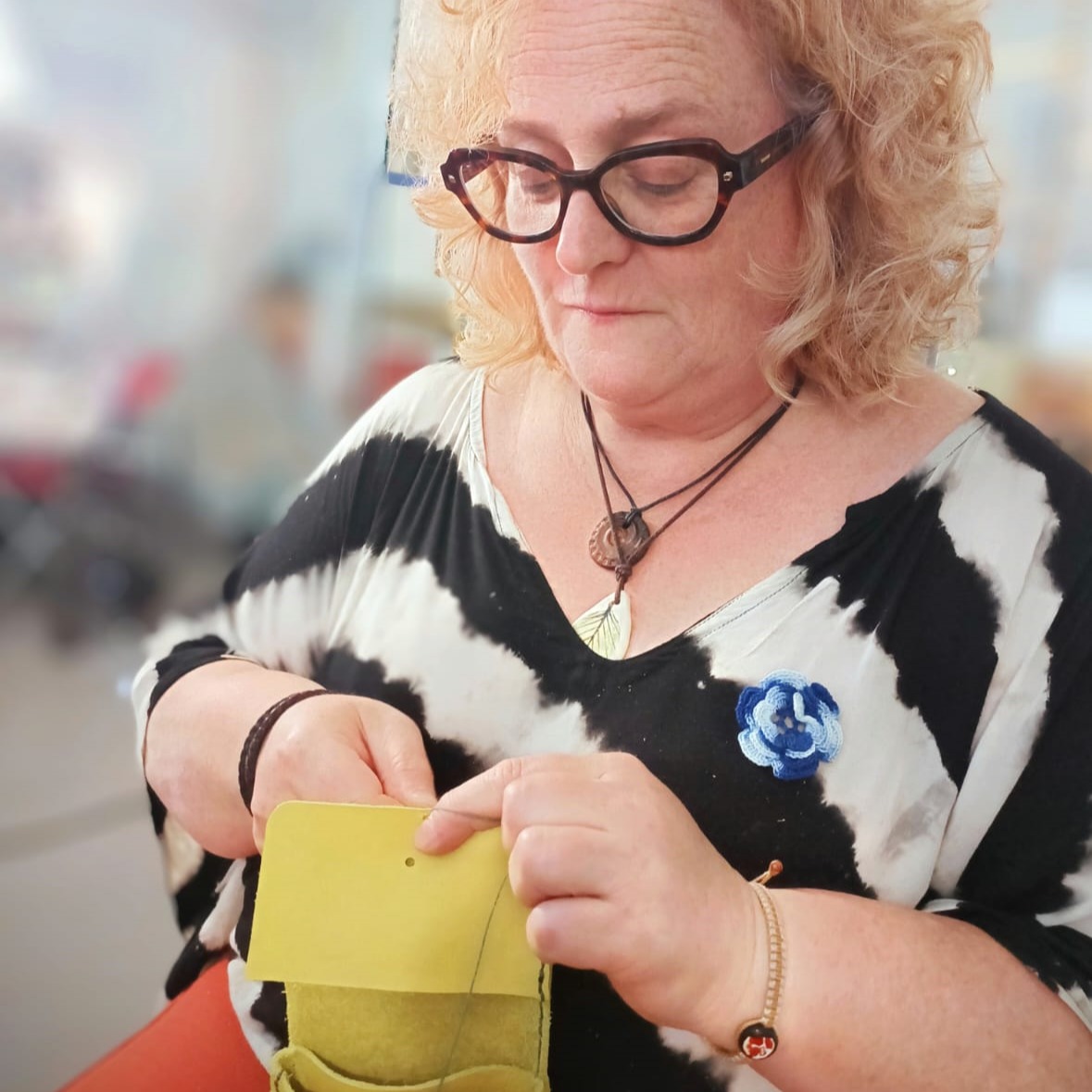 19 de marzo. Además del #DíaDelPadre y de Josés, Josefas y demás, hoy es el #DíaDelArtesanoYlaArtesana.
Desde #Bisuyu celebramos y felicitamos a quienes, desde estas montañas, mantienen vivos oficios artesanales ancestrales.
Felicidades a todxs y gracias por vuestro trabajo.