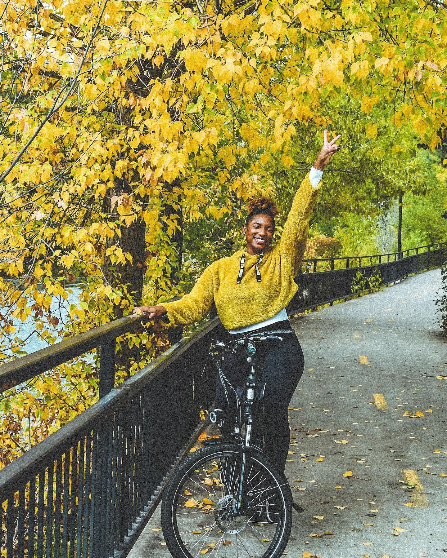 Fall is becoming by favorite season. E-biking along the river in @visitdurango is one of my core memories! A travel guide is on my website. What are your favorite activities to do in the falll? FYI —> Personal update below, for those interested.
Update (this is a rant): As a blogger, I’ve been doing the bare minimum. I viewed picture taking as a chore from 2020 to early 2022. Why? I gained weight during law school from stress and life. I had no will or desire to take a picture. My clothes literally did not fit. I couldn’t bring myself to buy new clothes nor did I have they money to replace a whole a** closet. I own a lot of clothes. Too many crop tops lmao. Who wants to take pictures when they are insecure? Not me. Who wants to buy new clothes just to take a picture? Not me. Consumerism af. Thus, every photoshoot ended in a meltdown and it became all too much. Borderline ED started to develop. I know I work out all the time and I am vegan. So, generally I am healthy. But I know my body and I felt like my health level was not it. Anyways, I am getting my life together. I started taking fitness more seriously this summer. If you watch my stories, you know. My clothes are starting to fit. My confidence is a 10. My 30th birthday is coming up so I am determined to look and feel good. I got trips coming up too so I can tell y’all where to be #weoutside. I am going to post blogs and be a blogger just for fun cause blogging gave me joy when idgaf about perception and stupid things. Moral of this story…I am back. *googles “how to be a blogger”*