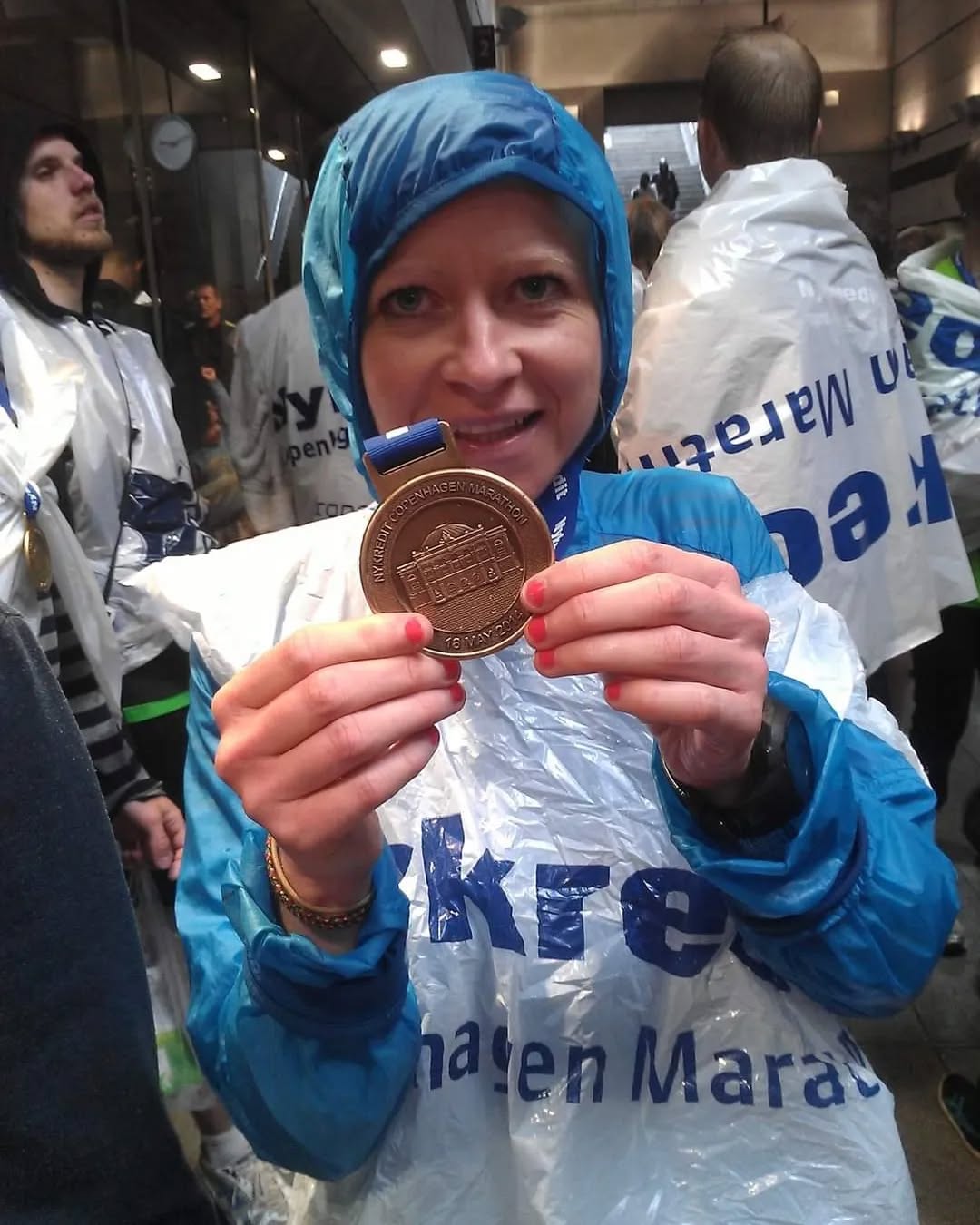 10 years ago today I ran my first marathon, and so much changed.
If you'd have asked me 10 years before (even 3 years before) if this was possible, I'd have laughed in your face. I was definitely never a runner... until I eventually became a runner. I have run routinely ever since, probably covering more than 15,000 miles since then. Which just proves to me and hopefully you, that we can all change. We can become new versions of ourselves, there is still time.
People that have only known me for the last few years, see this as a normal me, they say things like 'because you are sporty' which cracks me up. This is a version of me that I created, entirely from habit and consistency and just doing it and being it.
I have a million other things to say about getting to this point and what came after, the courage it took to book it in, how proud I am that I did. How positive running has been for me, the places I've been and people I've met 🥱... But my point is we can all be new versions of ourselves in future, by just committing to doing the thing, and sticking with it.
What first step can you make to becoming the person you want to be?