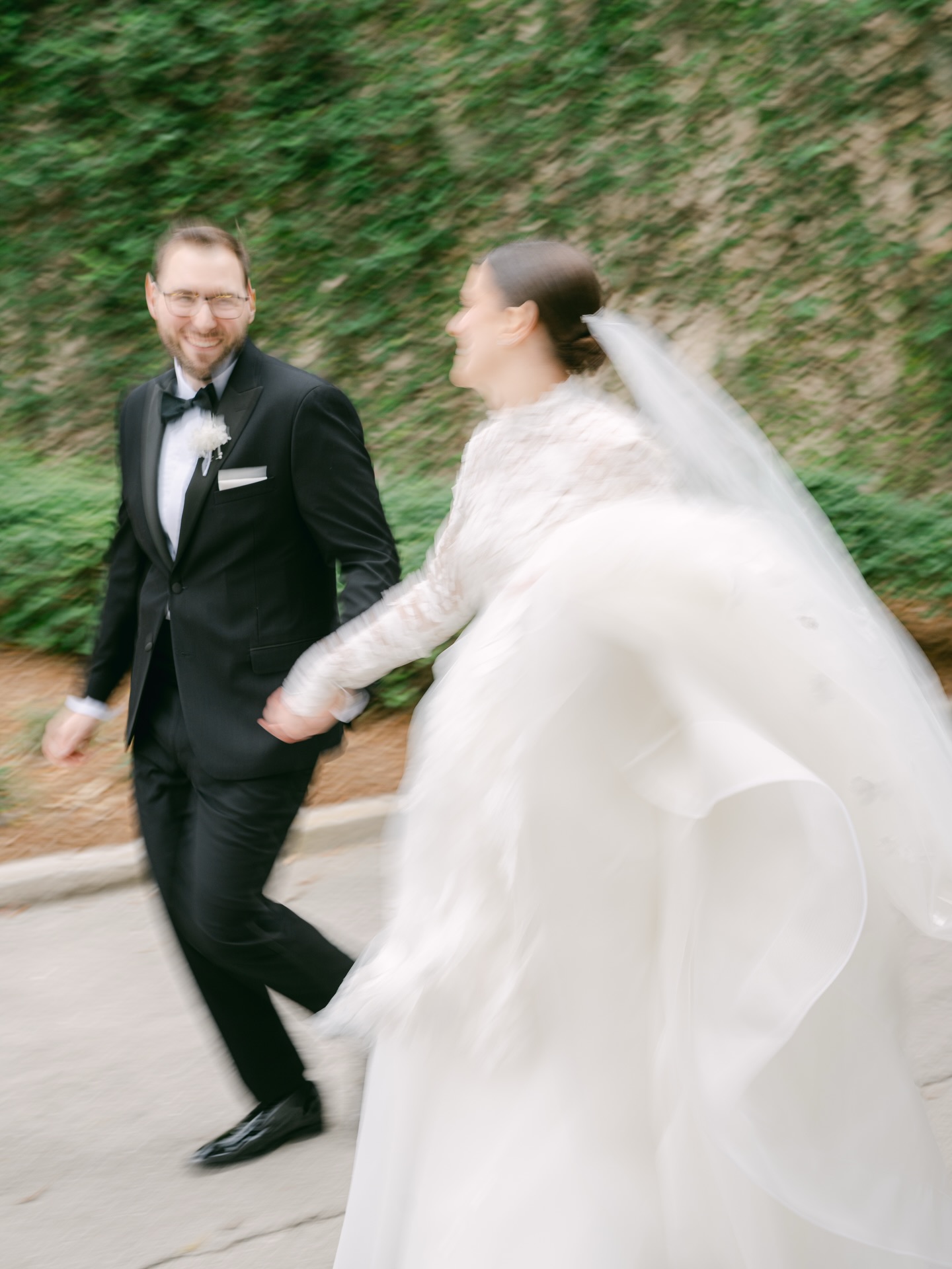 The Finings✨
.
.
.
.
Photography: @stellapaschallphoto
Venue: @lwrgccweddings @lakewoodranchgcc
Planning & Design: @bbweddingsevents
Florals: @scarlettsflowers_weddings
Entertainment @baykingsband
Hair & Makeup: @rdbridalartistry @emvbeautyco
Sweets @sweetsbakehouse
Transport @siestatrolley
Rentals @gabroeventservices
Photobooth @thegalaphotobooth
The dress @simplywhitebridalny
.
.
.
#bbweddings #weddings #sarasota #sarasotaweddingplanner #lwrgccweddings