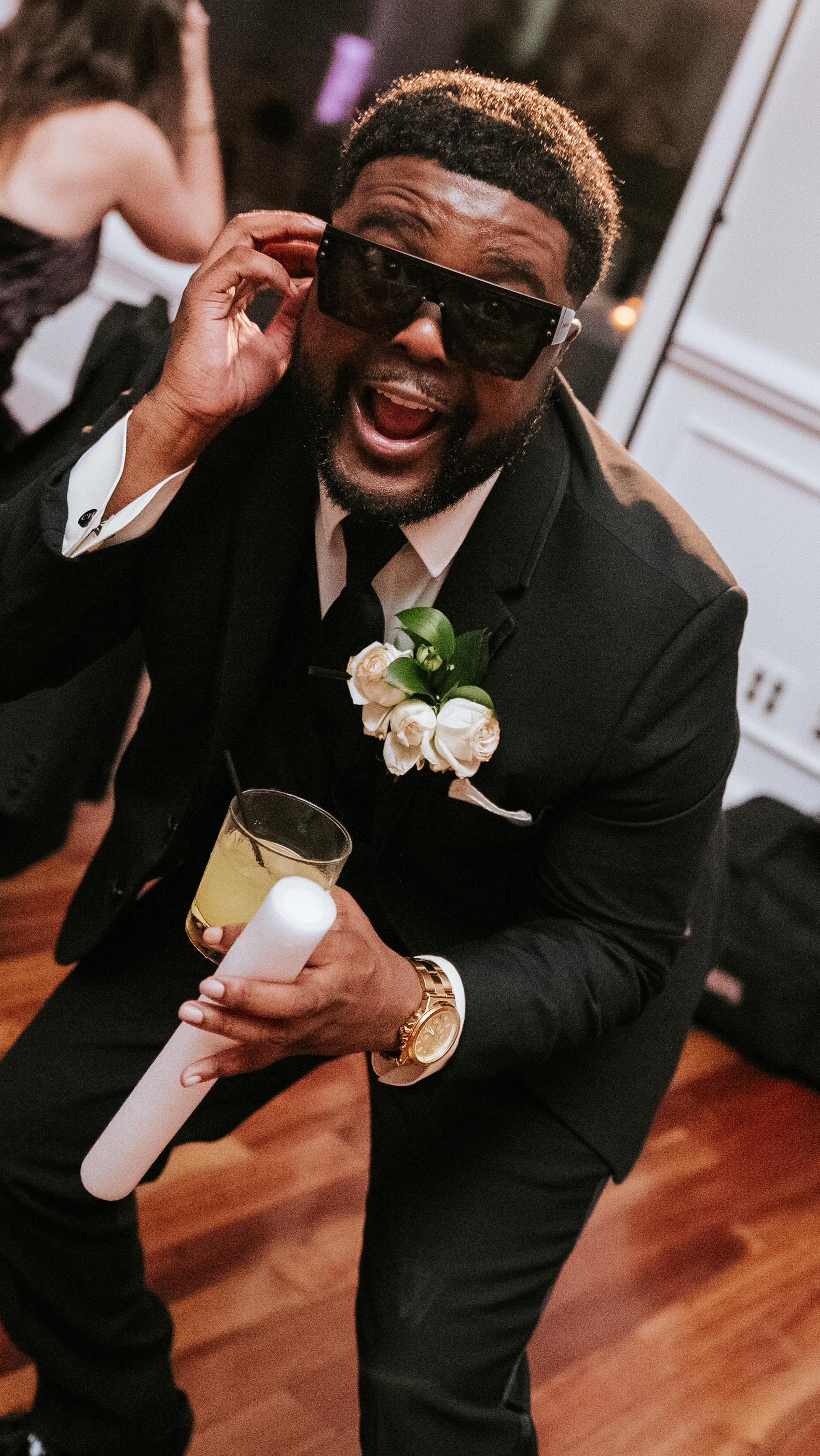This is what happens when the couple says “we want a PARTY!” 🔥
Venue: @theviewatbluemont
Photo & Video: @jasonmontoyaphoto
DJ: @blacktiedmv | @dj_eddy_bobby
Florist: @poppyflower_co
#WeddingReception #DanceFloorEnergy #EpicWedding #PackedDanceFloor #VirginiaWeddingDJ