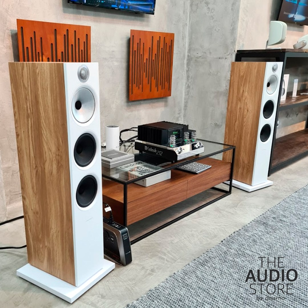 ¡Nuevamente disponible en nuestra tienda! Bowers & Wilkins 600 Serie Aniversary Edition con un nuevo diseño 😍, el altavoz más grande y capaz de la gama 600 Series Anniversary. Un soporte de suelo diseñado para ofrecer una potencia, precisión y musicalidad excepcionales. Perfecto para habitaciones grandes y también ideal para teatro en casa.
.
.
#hifiaudio #Audio #Audiófilos #TheAudioStore #medellín #audiofiloscolombia #music #altafidelidad #highfidelity #bass #audiophile #entretenimiento #audioprofesional #McIntosh #McIntosh252 #bowerswilkins600 #BWlovers #amp #parlantes #bowerswilkins