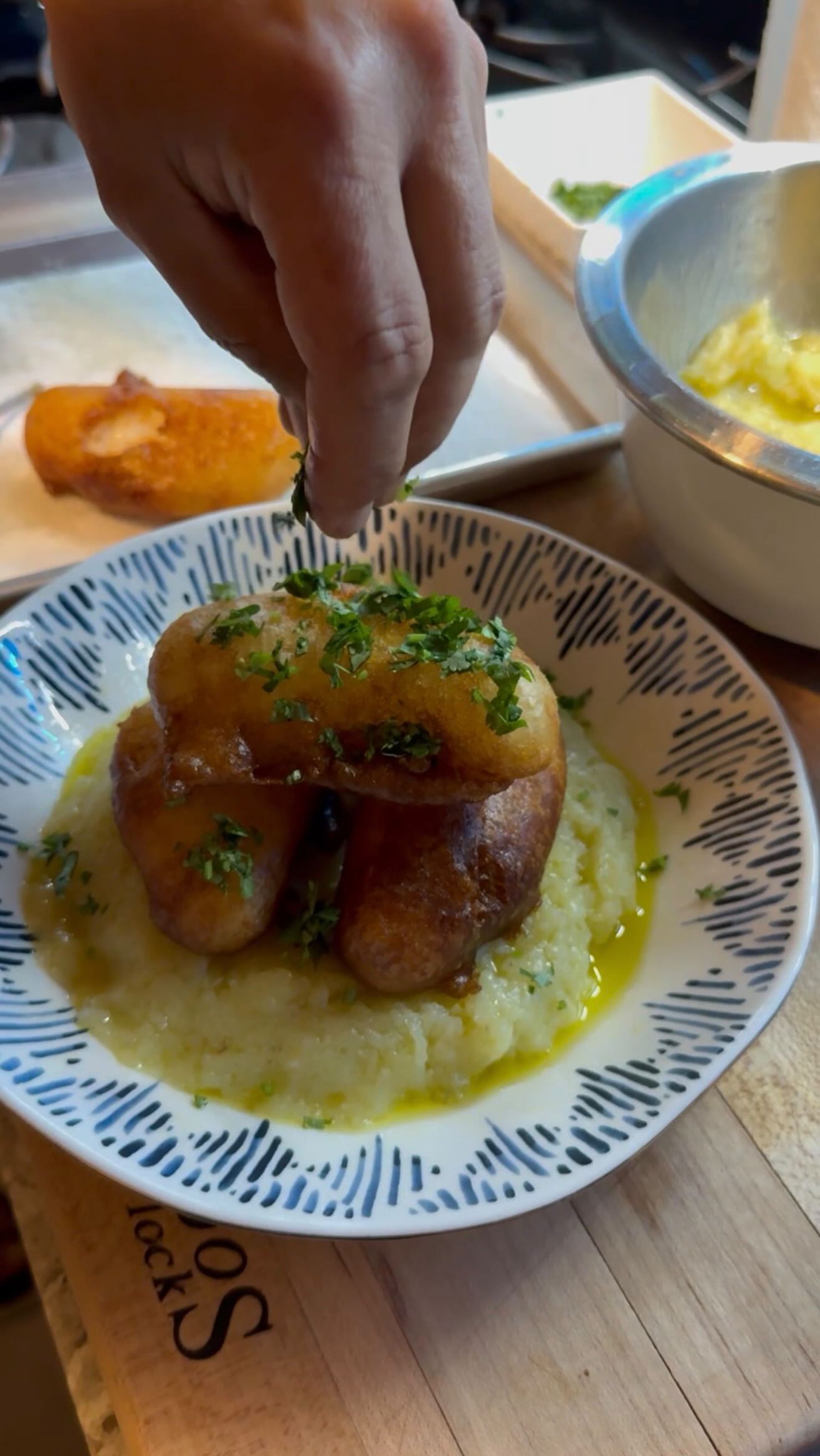 For Chef, Bakaliaros Skordalia isn’t just a dish, it’s a ritual of Greek Independence Day, when kitchens fill with the scent of frying catfish and the comforting warmth of garlic.
A meal rooted in celebration and the rhythms of tradition. Today, Chef walks us through the dish step by step, honoring the way it’s been prepared for generations. Because Greek cuisine is not about the plate, it’s about the stories that travel through it.
From the island of Kythira to New York City, this dish has marked March 25th for centuries, a reminder of freedom, heritage, and the power of gathering together.
Follow along as Chef shares more of the dishes and traditions that define Greek cuisine.
#KythiraNP