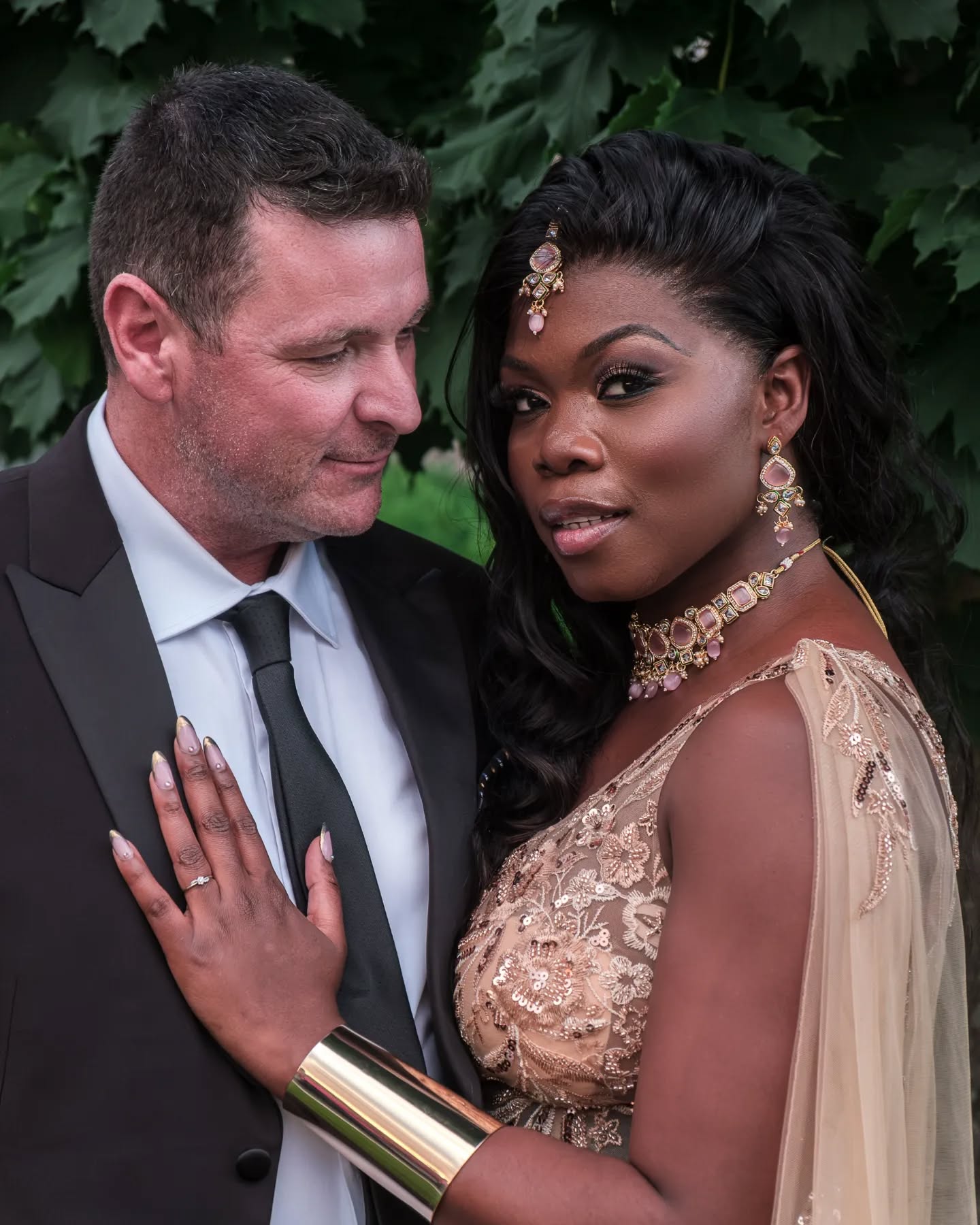 Mariage traditionnel de Jessica et Dave avec une robe magnifique et la fameuse Dote
Un superbe moment, riche en émotions. 👰🏻♀️🤵🏻
Traditional wedding of Jessica and Dave with a gorgeous dress.
A awesome moment, full of emotions.👰🏻♀️🤵🏻
.
.
.
.
#weddingphotographers #fashionphotographer #weddingphotographer #ottawaphoto #ottawasmallbusiness #ottawaweddingphotographer #preweddingphotographer #ottawacanada #fujifilmxt3 #instaphotographer #yourshotphotographer #gatineauphotographer #portraitphotographer #ottawaphotographer