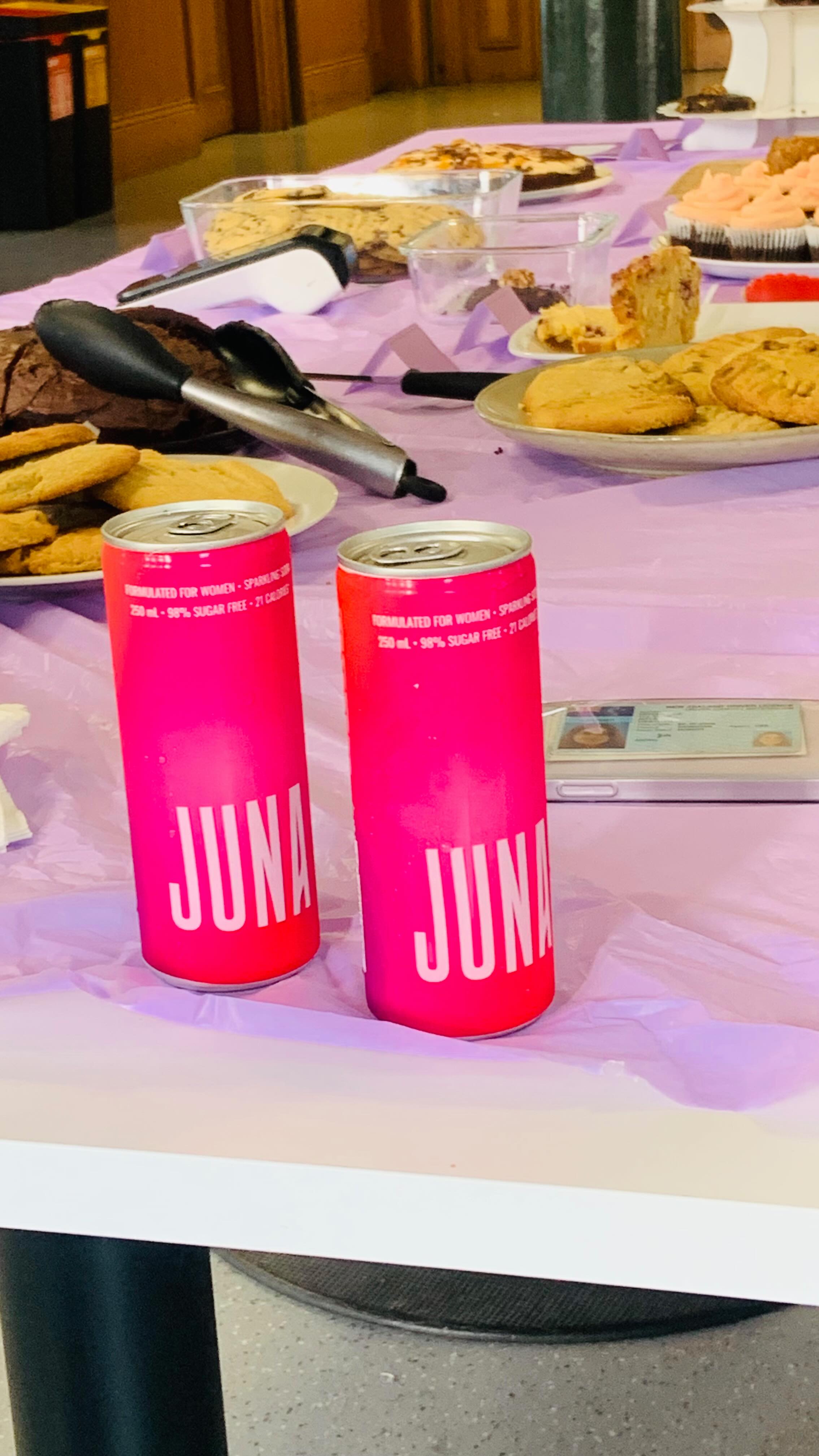 A massive thank you to @vuwfls for hosting a bake sale to raise funds for EWA, this was the second year they held this for us đ
Our founder Yessenia was there giving out free period cups, and quizzing people on Myths and Facts about endometriosis and also giving our free @drink_juna drinks.
#endometriosis #endometriosisawarenessmonth #endowarrior #endowarriorsaotearoa #endo