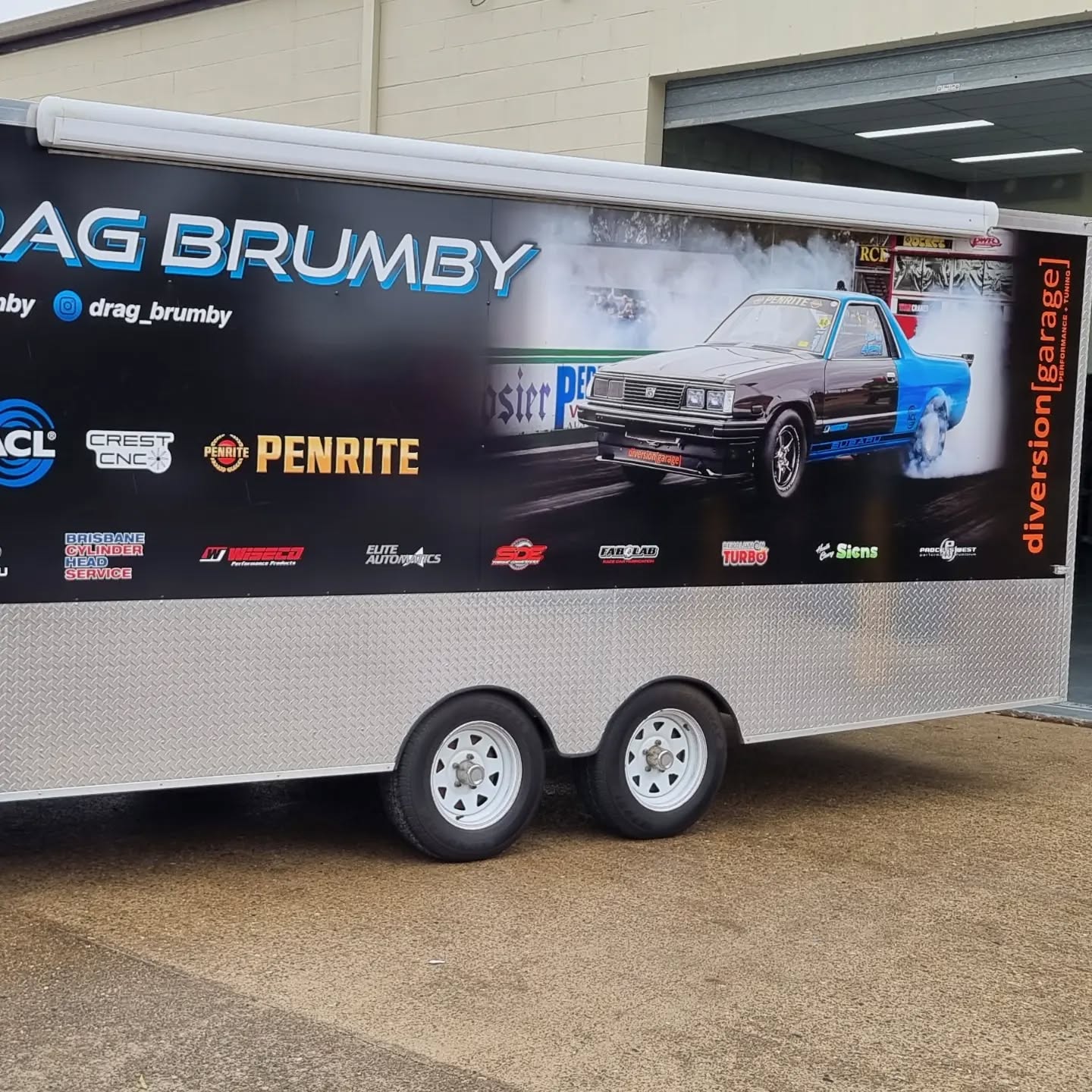 Drag Brumby trailer wrap, designed, printed and installed at HC Signs, printed on HP365, vinyl premium USA made substance. #dragbrumby #substancevinyl #hcsigns #heathclearysigns #capalabasignwriter #capalabasigns #tradequalified #professional #diversiongarage #trailerwrap #trailerwraps #hp365 #hplatex #Brisbane