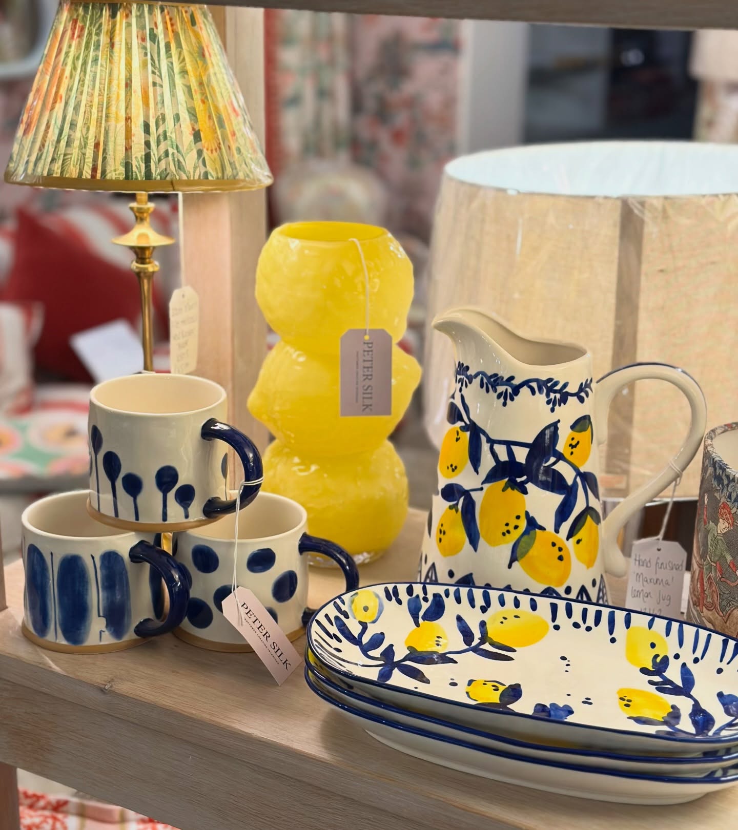 We’re loving these lemon ceramics! The perfect pop of colour for your kitchens, shelves and spring/summer tables! Available in our Helmsley Showroom, don’t miss out 🍋
#shelfstyling #interiordecor #tableware #springdecorideas #lemon