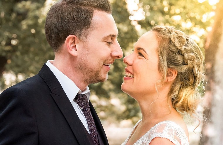 In wenigen Tagen ist es wieder soweit und die erste Hochzeit des Jahres 2023 steht für mich an 😍 2,5 Monate hatte ich jetzt Hochzeitspause, und ich muss zugeben, dass es mir auch wirklich gut tat und ich die Zeit vor allem an den Wochenenden genossen und gebraucht habe.
💪🏻🚀 mit neuer Power gehts nun also weiter 😁😍
#hochzeit2023 #hochzeitstag #weddingday #brautportrait #brautinspiration #hochzeitstipps #hochzeitwuerzburg #bridalbeauty #würzburg #hochzeitsplanung #heirateninfranken