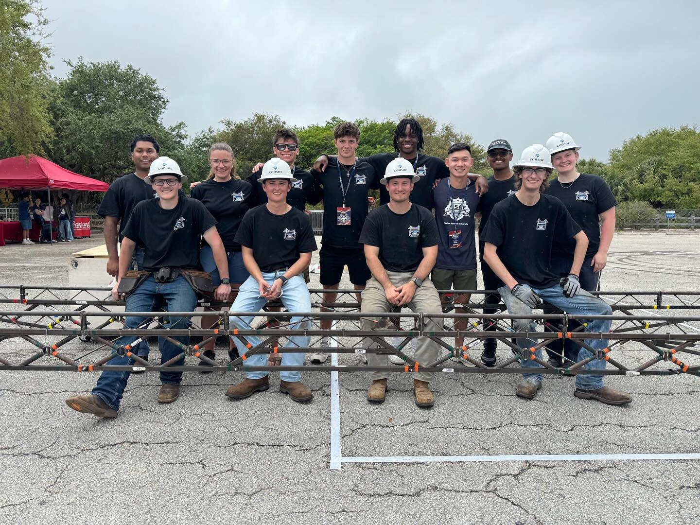 STEEL BRIDGE SPOTLIGHT 🌉🛠️⚙️🔩
This team worked incredibly hard drafting the bridge design, building, practicing and completing calculations. We’re so proud and grateful to everyone involved in this amazing project!
⭐️3rd place in Construction Time