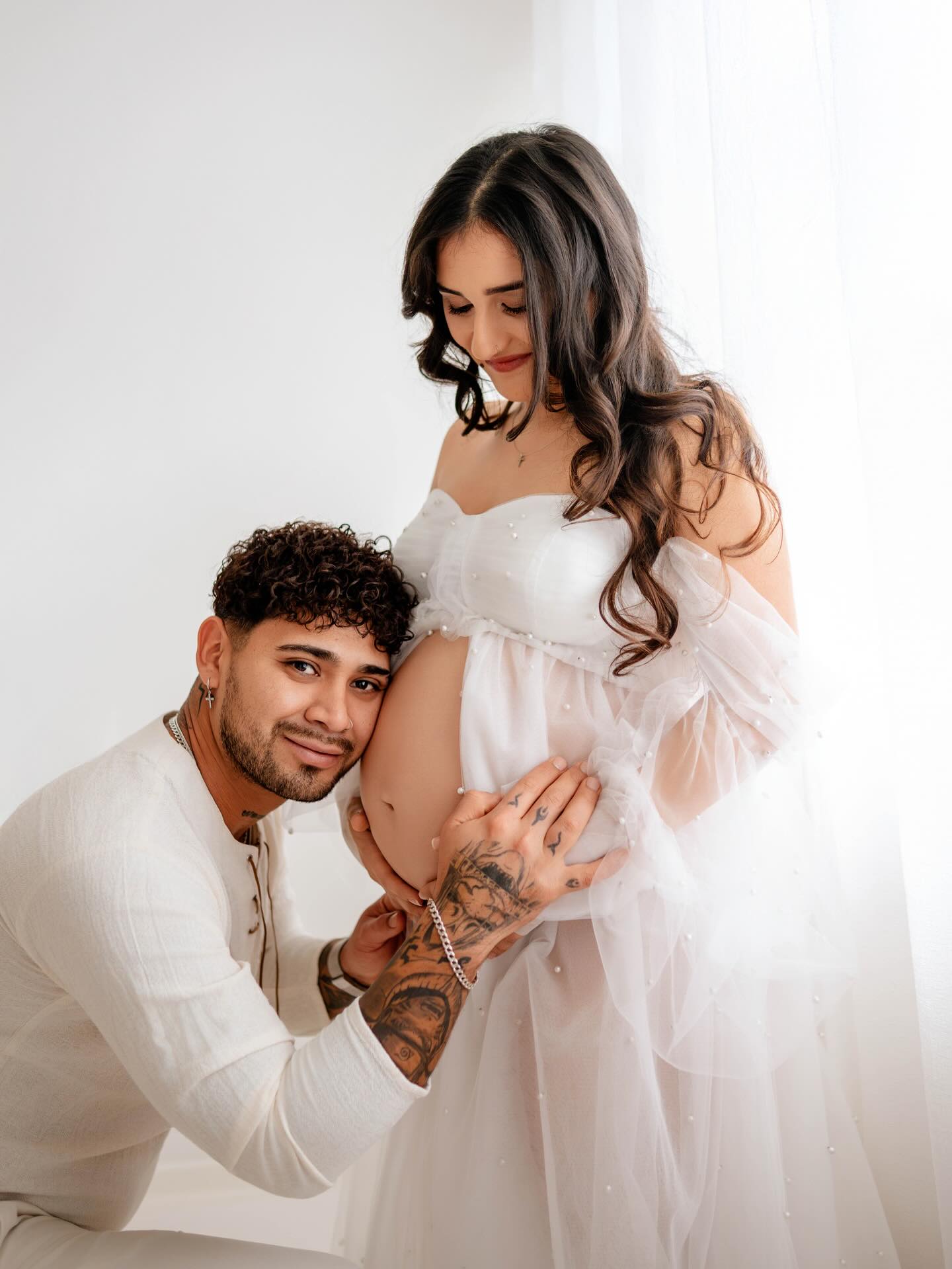 Just a white dress, a clean space, and the most beautiful glow 🤍
Keeping it simple hits different sometimes… no distractions, just you and this special moment before everything changes. And honestly, that’s all you need ✨
Obsessed with how minimal vibes can feel so soft, calm, and powerful at the same time.
.
Newborn, Family & Maternity Photographer in Zürich area | Ksenia Photography
.
.
Neugeborenen-, Familien- & Schwangerschaftsfotografin im Raum Zürich | Ksenia Photography
.
.
.
.
#maternityphotography #motherhood #zurich_switzerland❤️ #newlife #schwangerschaftshooting