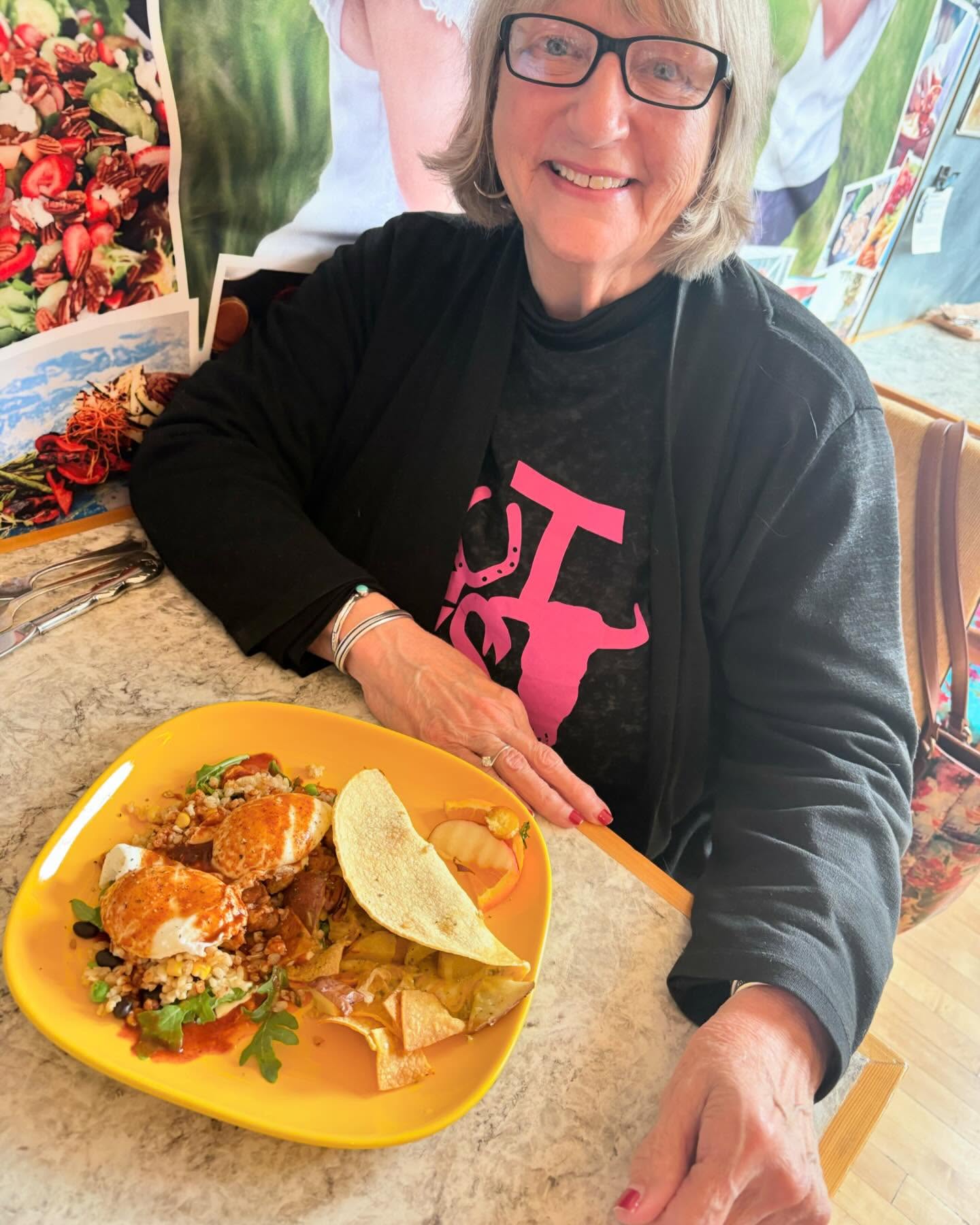 We are looking forward to a DELICIOUS week! The luck of the Irish is with us! 🍀We have a yummy Reuben Eggs Benny and Crab Cakes! Sweet treats and Surprises per usual:) xoxoxox Ltown we love you! We got you and we know you got us! #bettertogether