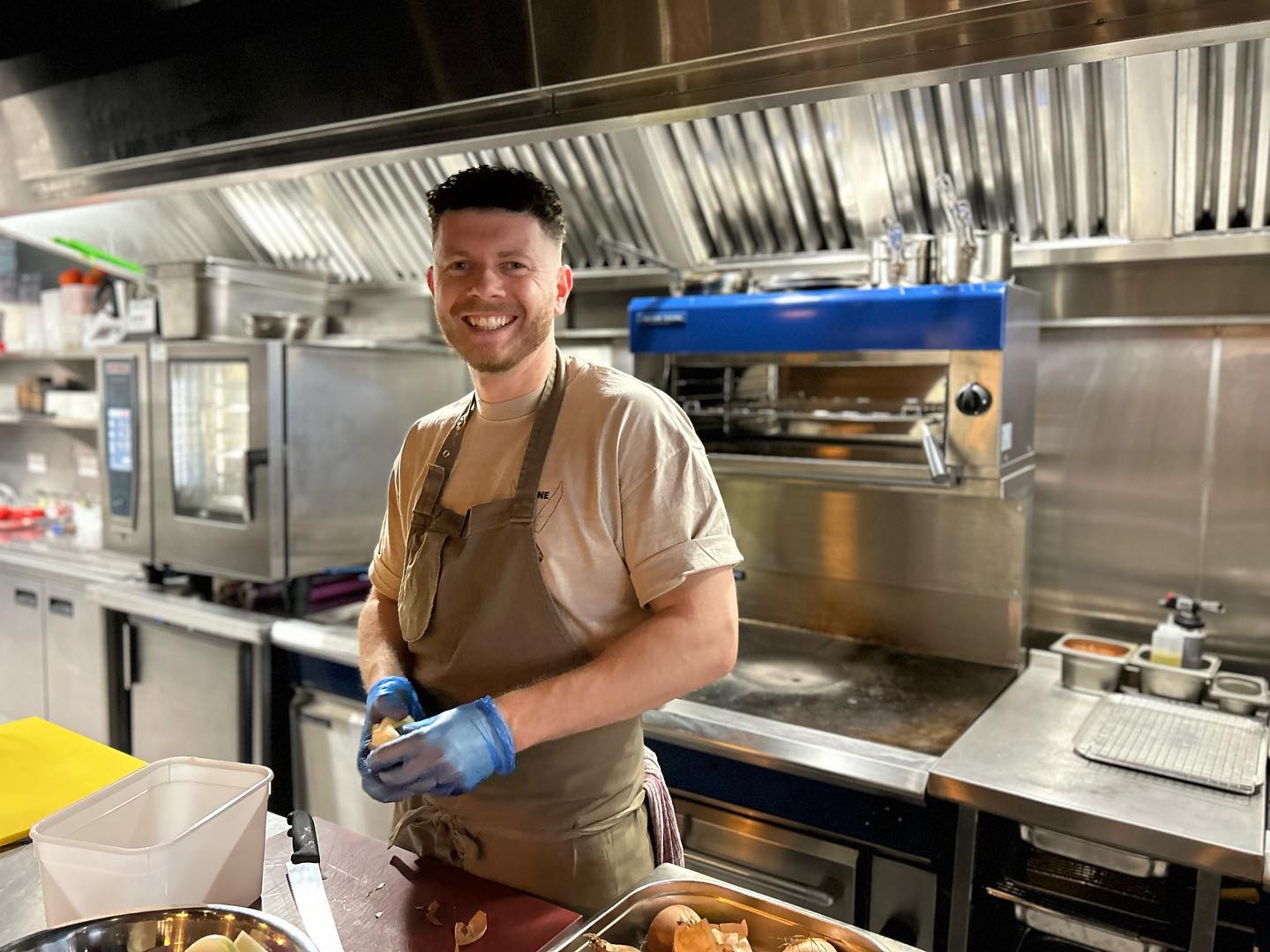 A happy Nathan Bird in his newly refurbished kitchen and restaurant at Ferine, Belfast. Very enjoyable design and installation process on our third project with this team and great to see them open and cooking!
Best of luck to Natan and the entire team from everyone at Galgorm Group. Be sure to call in to try the food and give them a follow at @ferine_belfast