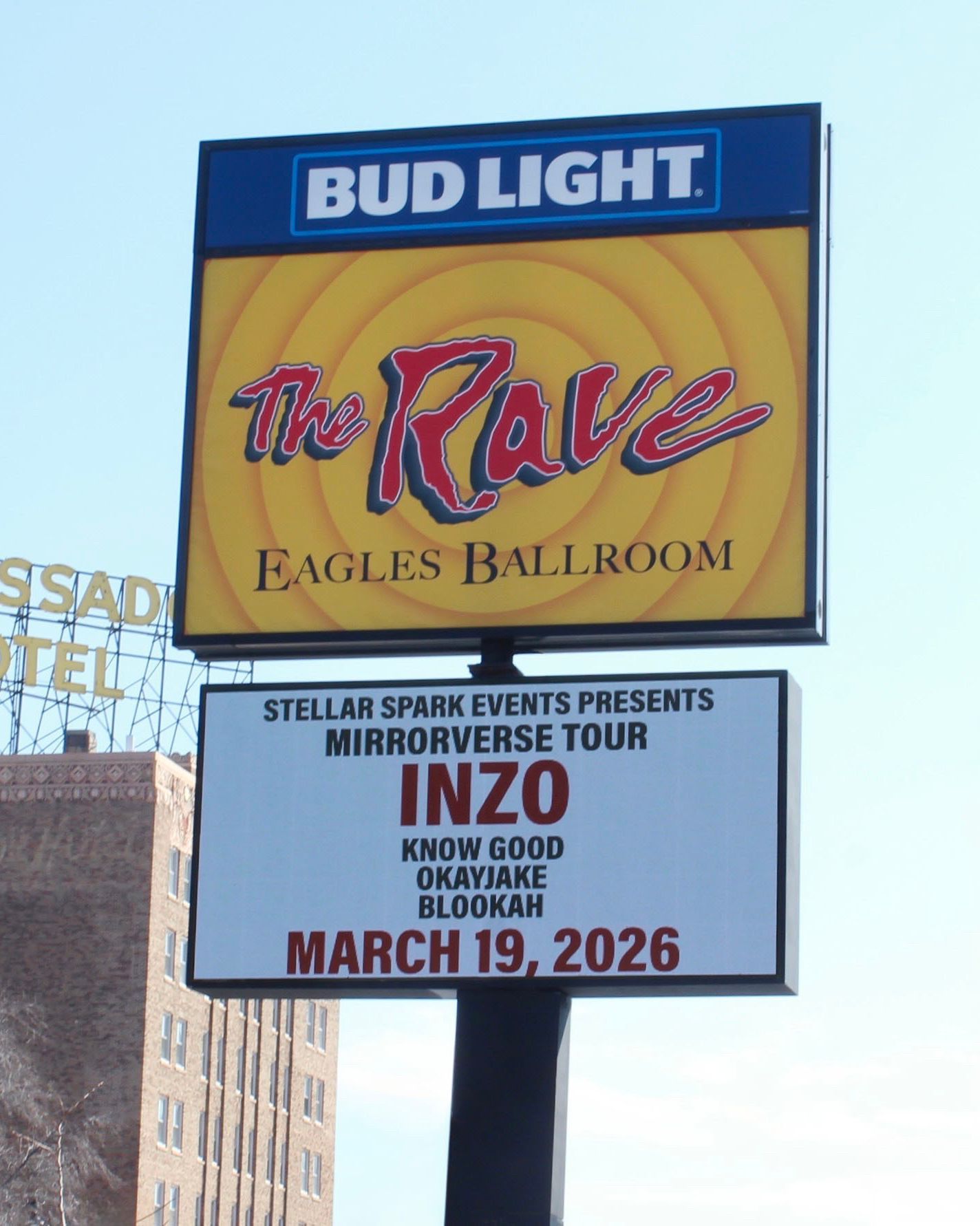 TONIGHT at @theraveusa!
@Inzomusic brings the MIRRORVERSE TOUR with support from @knowgood, @itsokayjake, and @blookah.
The show starts at 7:50pm.
Last tickets available at the box ofrece and online ๐ Stellarspark.com & therave.com/inzo