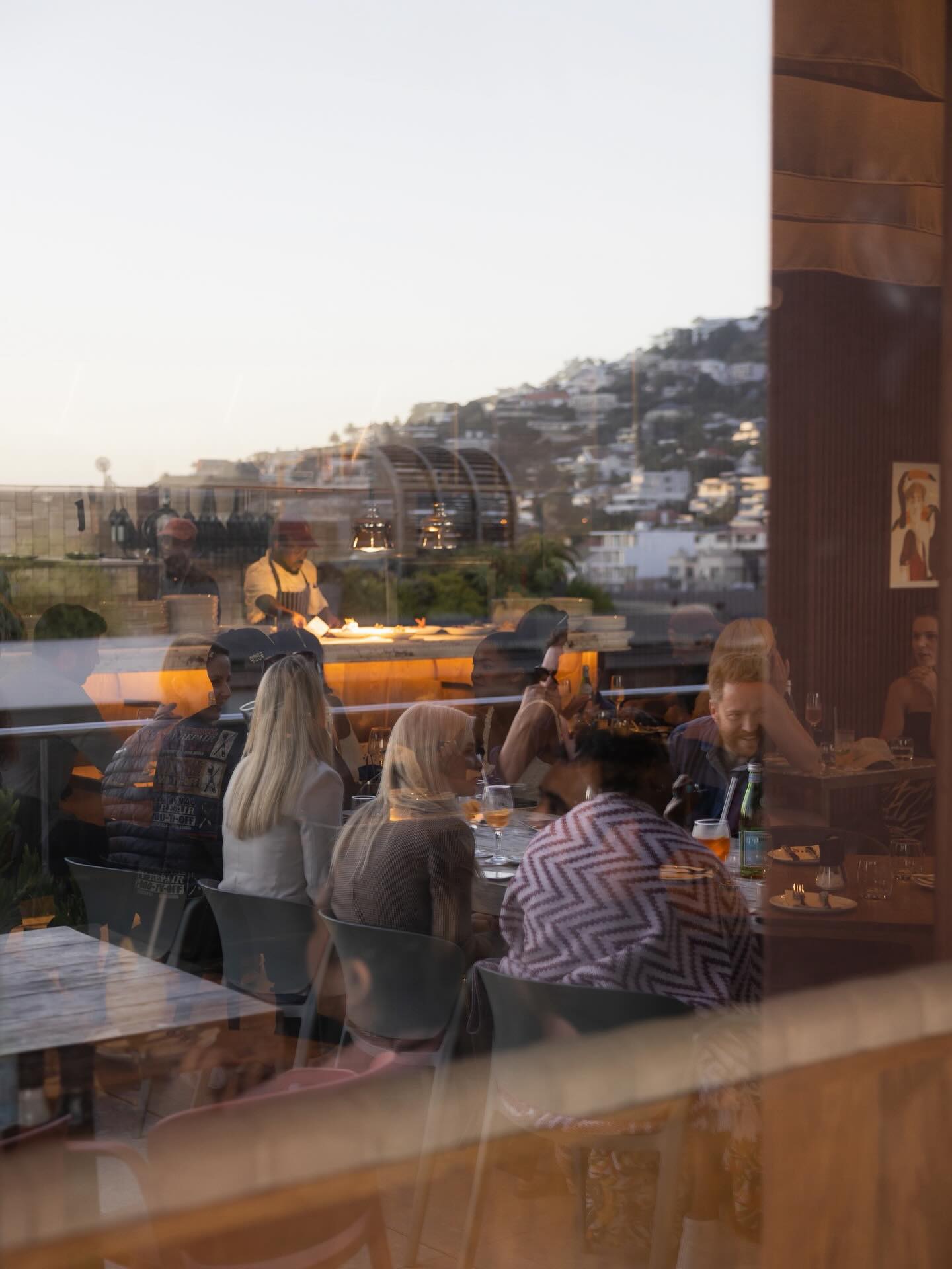 kicking off the weekend early on the 9th floor. 🍸
we’re open 7 days a week; for breakfast, lunch and dinner. contact our team on 021 286 9332 to reserve your table.