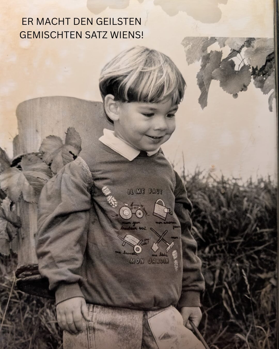Zwischen damals und heute liegt genau das, was uns heute ausmacht!❤️🔥
Na, hast du alle Jungen Wilden Winzer erkannt?😉
Vielleicht bringt euch das ein oder andere Kinderfoto ja genauso zum Schmunzeln wie uns.😁🤓
#jww #kindheitserinnerungen #backtotheroots #winelover #staywild