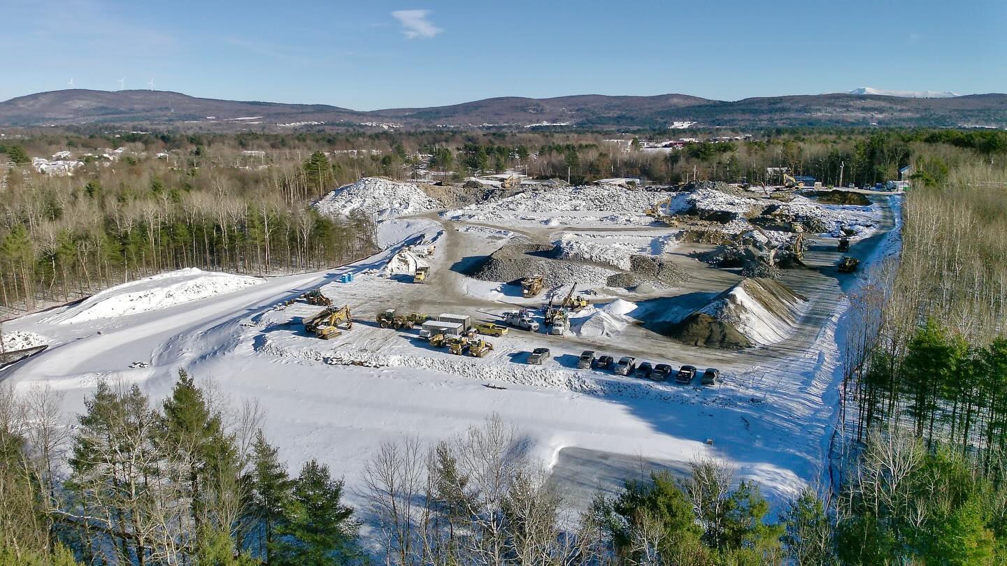 From peak foliage to peak winter—the work doesn’t stop at our jobsite in Vermont. It’s been a cold stretch, but the days are starting to get longer, and Spring is officially on the horizon!
Thanks Jeremy M. for being onsite and capturing all the seasonal changes!
#constructionindustry #sitework #ConstructionProgress