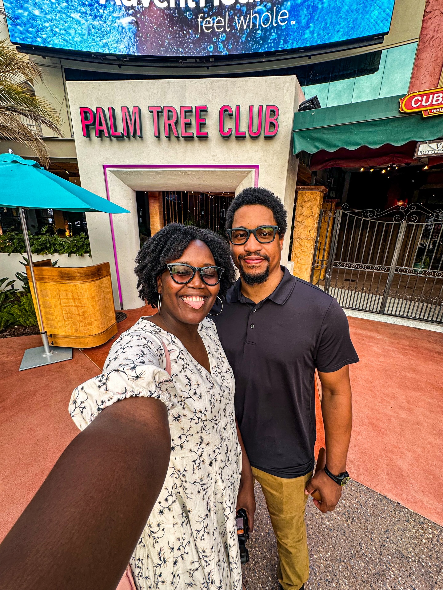 A little reminder for the moms in the thick of it…..get the sitter and go!
Orlando Date Night Spot= @palmtreecluborlando
Palm Tree Club Orlando is the vibe and right in the @idrivedistrict with great eats, drinks and just straight up a good time.
Orlando Mom | Date Night | Palm Tree Club Orlando
#orlandomom #orlandoeats #palmtreecluborlando #idrivedistrict #visitorlando
