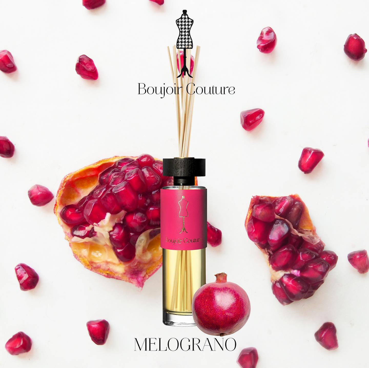 Come l’aroma inconfondibile di un cesto ricco di frutti estivi, questa fragranza racchiude sorprendenti sfaccettature olfattive dal carattere frizzante, in grado di rievocare in ogni ambiente il dolce aroma di bacche selvatiche, pronte a stimolare i sensi e a deliziare l’olfatto. #ambienteeprofumi #melograno #diffusoriambiente #profumo