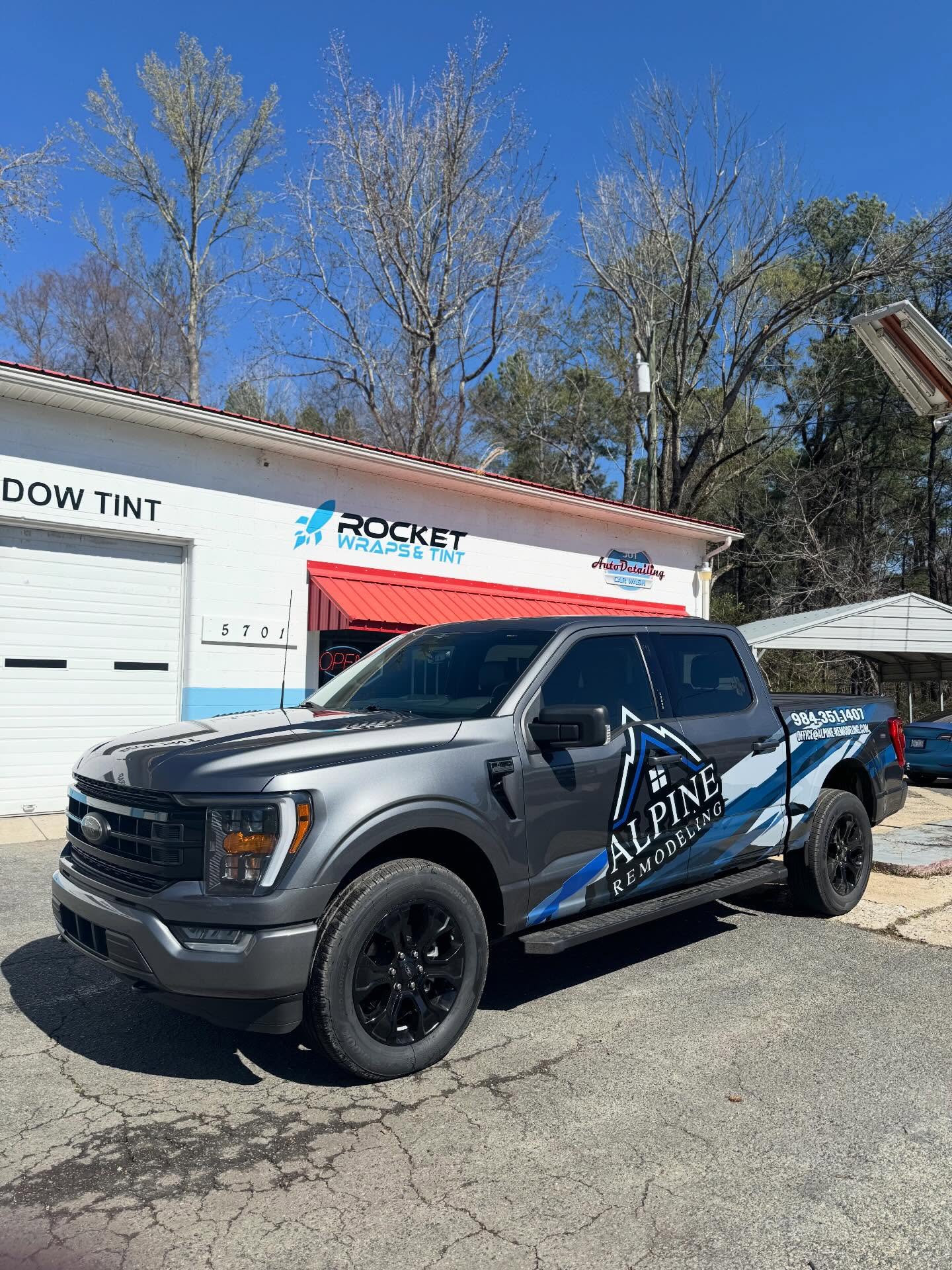 Another work truck ready to turn heads 👀
We installed custom business decals for Alpine Remodeling to help their brand stand out everywhere they go. Your vehicle is a moving billboard—make it count.
Need your business vehicle branded?
📩 Message us to get started.
#pittsboronc #businessadvertising #customlogos #roofing #localbusiness