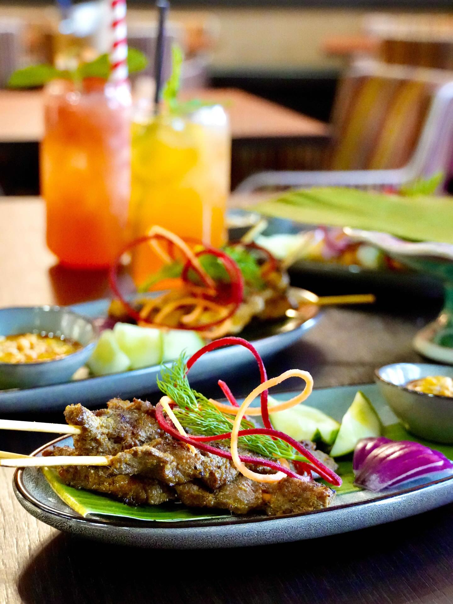 17°C tomorrow?!🤩Is winter finally over?
Sounds like the perfect excuse for satay skewers, ice-cold Malaysian specialty drinks, and our brand new drink menu waiting for you to explore 🍢🥤☀️
Visit our website (link in bio) or call us at 01216224559 to book now.
📍The Malaya Classic, 1st Floor, The Arcadian, 70 Hurst St, Birmingham B5 4TD
.
.
.
#TheMalayaClassic #halalbirmingham #brumfoodie #springeats #birminghamrestaurants