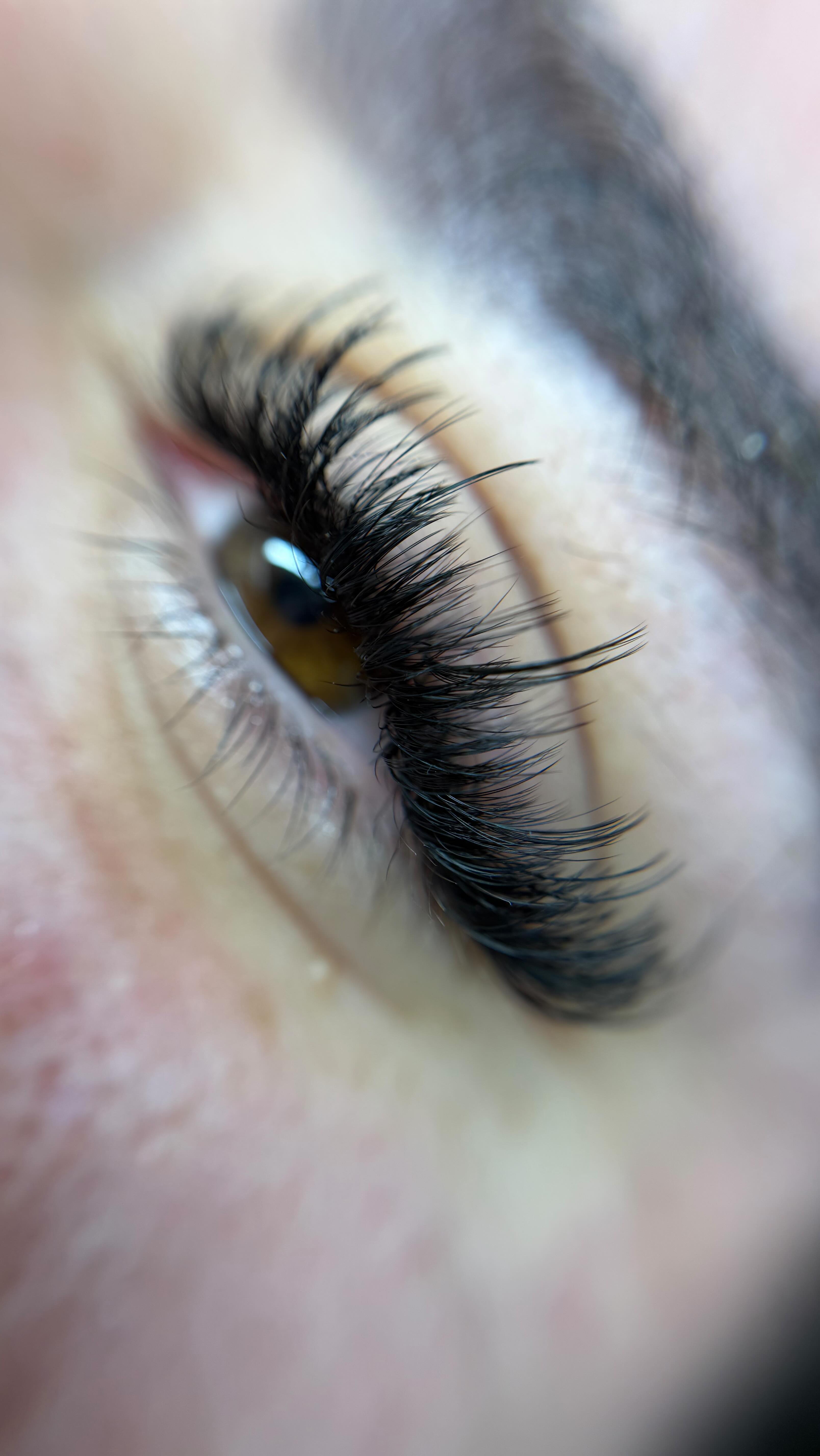 💫✨Wispy volume cat eye ✨💫
When the details make the difference 🌸
✨ To book your spot, DM me 💌 or use the link in bio 🌸👀🔥
#WispyVolumeLashes#CatEyeLashes#LashGoals2026#LuxuryLashesVibes#FluffyLashLook