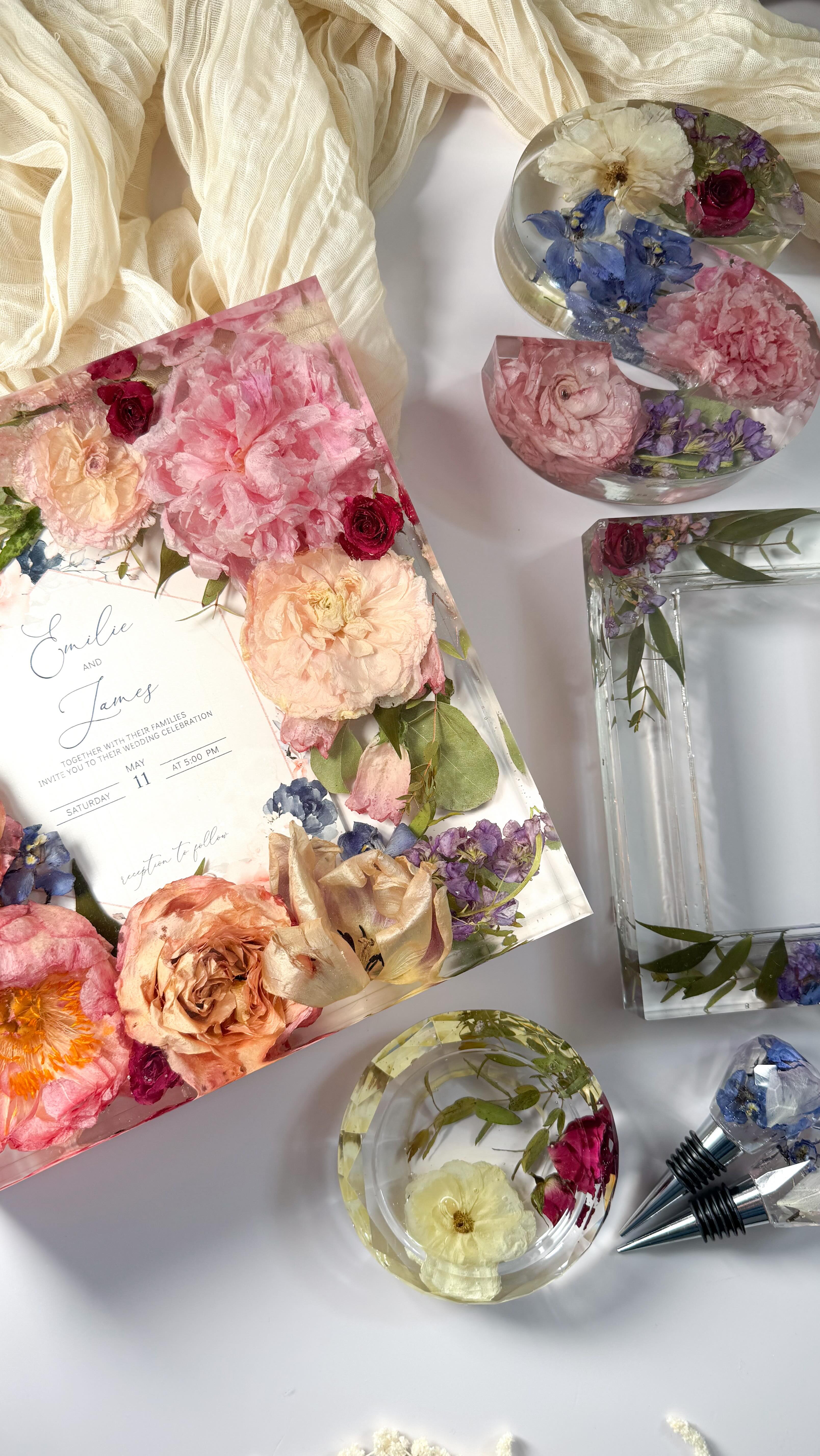 Book this month and get a FREE large ring holder!
Your bouquet was never meant to last just a few days
Let me turn it into something you can keep forever🌸🩷
Reserve your date with a $150 deposit, no pressure on final pieces and you can decide everything closer to your wedding!
Don’t wait until it’s too late. Link in bio to start booking!💖
⸻
#WeddingBouquetPreservation
#FlowerPreservation
#2026Bride
#WeddingFlowers
BridalKeepsake