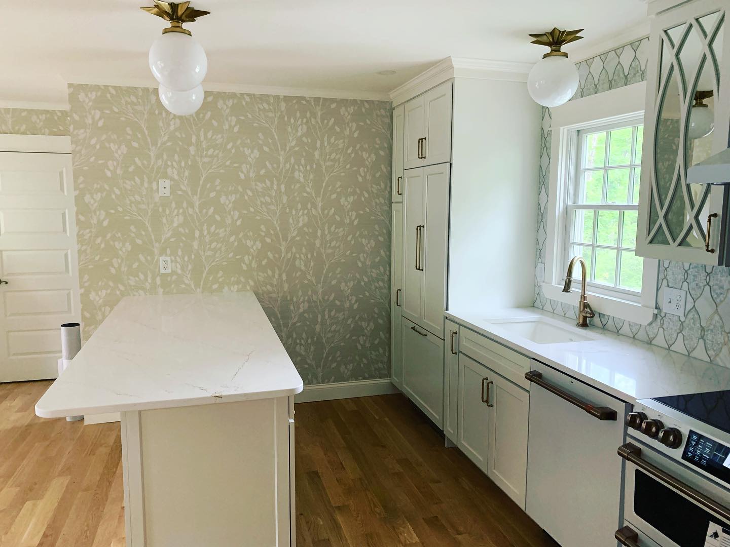 Renovating this property has been phenomenal for our team. We’re lucky to have such incredible clients.
.
.
.
.
.
#remodel #renovation #mainebuilder #coastalliving #coastalgeneralconstruction