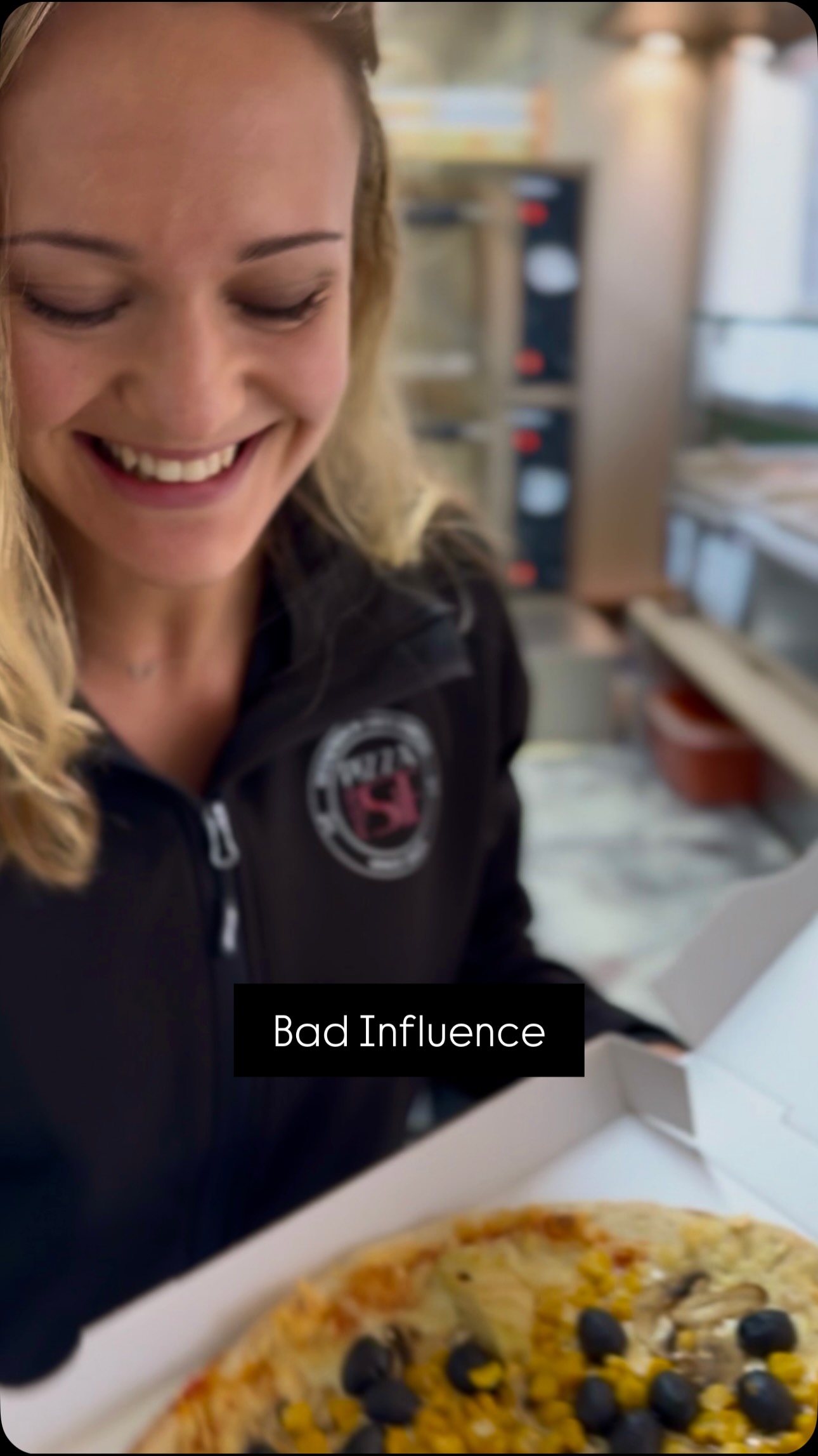 Oh my evil ways - hat da jemand Fastenzeit gesagt? 🙊
Lass ein „❤️“ da, folge uns und komm‘ uns an einem unserer Standorte persönlich besuchen!
HOHENFURCH | HOFSTETTEN | LUDENHAUSEN | WESSOBRUNN | FORST | APFELDORF
#pizzapoesie #pizza #foodtruck #fastenzeit