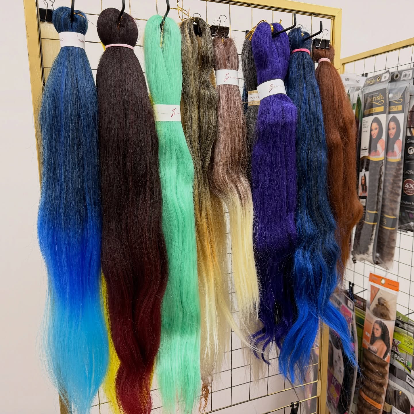 Getting ready for summer with some eye catching colours 😁😎🤩
#braids #afro #cornwall