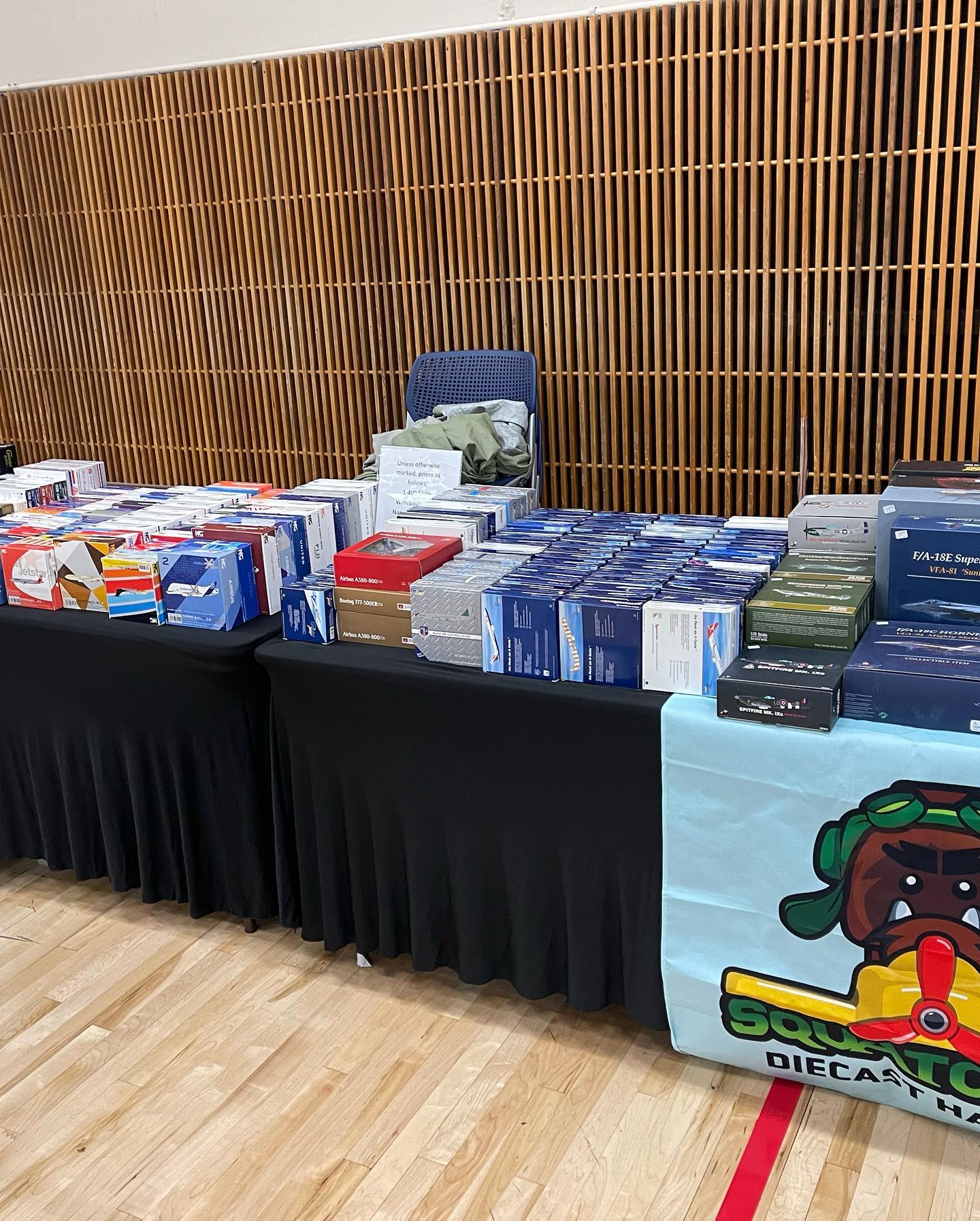 We are all set up at the Greater Seattle Toy Show, come see us this weekend, it’s at the Kent Commons from 10-3 on Saturday, show specials! #greaterseattletoyshow #toyshow #seattle #tacoma #universityplacewa #lakewoodwa #geminijets #aeroclassics #ngmodels #1400scale #jcwings