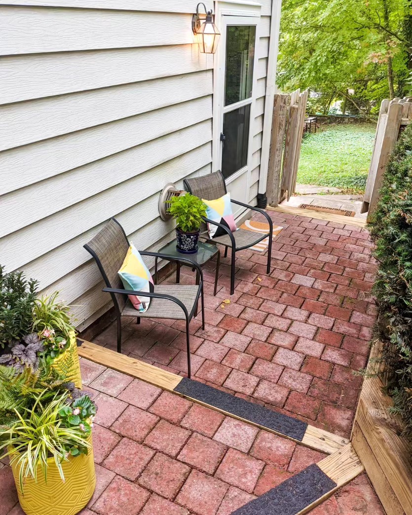 I LOVE powerwashing! Even on this tiny patio space, powerwashing made a world of difference.
Yes, it’s grimey and gross and no matter what you do, you will end up soaked to the bone with dirty water. But, the satisfying AFTER result is so worth it! (swipe for the before)
Anyone love powerwashing as much as me?!
#powerwashing #homestaging #ashevillehomestaging