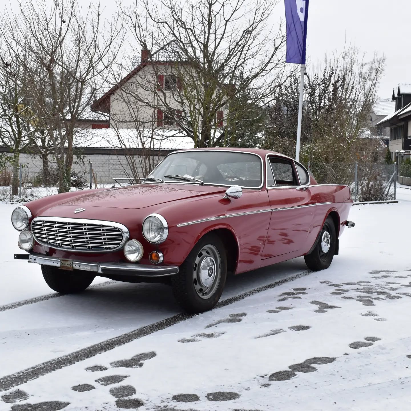 Seit einigen Wochen beschäftigen wir uns mit einem neuen Grossprojekt. Nach rund 20 Jahren Standzeit dürfen wir diesen Volvo P1800 umfassend Restaurieren um den Klassiker zurück auf die Strasse zu bringen.
Danke für diesen tollen Auftrag.
#volvo #volvop1800 #p1800 #volvopower #volvonation #restauration #oldtimer #volvooldtimer #leidenschaft #classiccar #kundenauftrag #mechanic
#restore