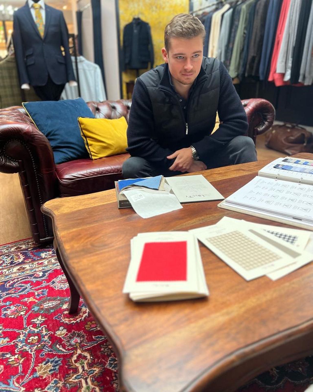 Summer fabric selections. Yes it’s time to start planning. #stenströms #madetomeasureshirts #solbiatilinen #stenstromsmadetomeasure #cirencester #shopindependent #cotswolds #cotswoldlife #cotswoldstyle #mensfashion #turnerandhares #mensshirts #linensuits