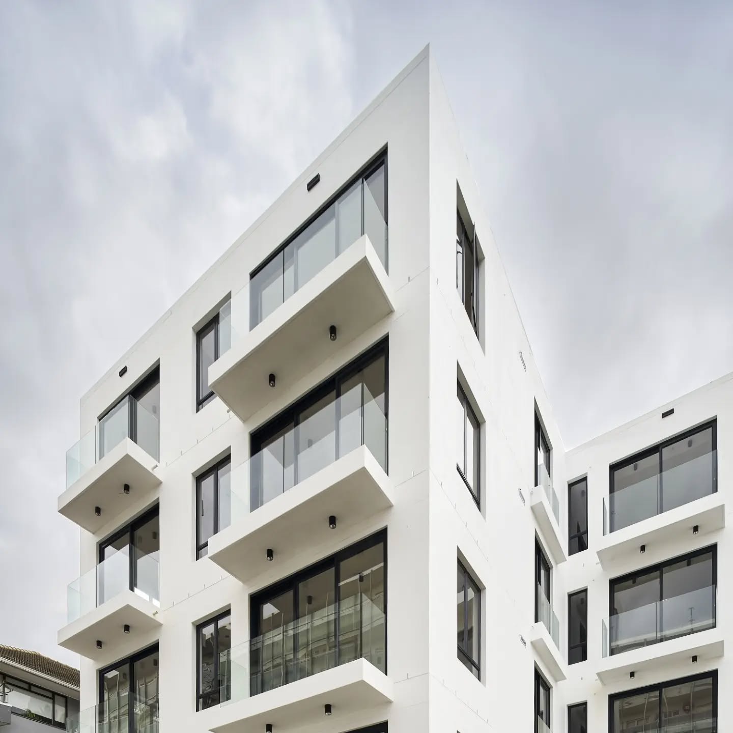 10 months later, on budget, on time, sold out.
Portswood apartments fully completed and new residents moving in.
#apartments #Capetown #design #architecture #masterpiece_architects @grencoprojects @oggieflooring