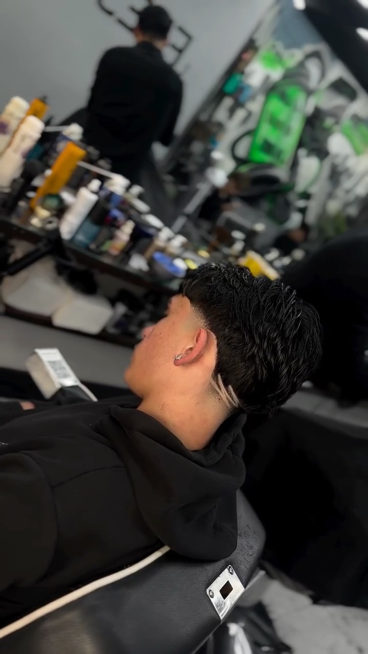 #stayfocus #learn #always #freshfades
Barber : @egii.92