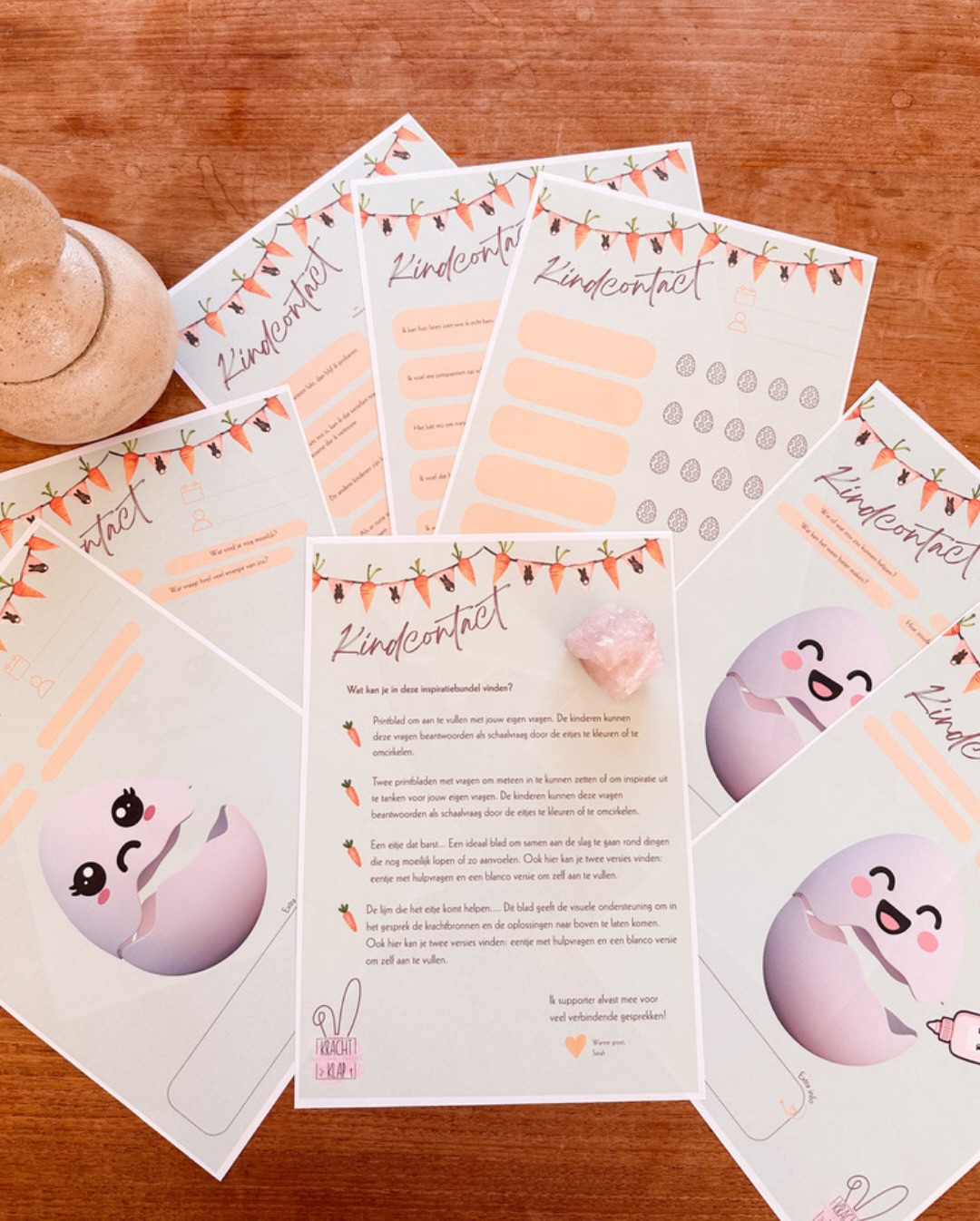 Deze inspiratiebundel bevat 8 pagina’s aan inspiratie en ondersteuning om gesprekken met kinderen ook inhoudelijk te kunnen uitdiepen. 🐰
Bij elke werkvorm vind je een blad met voorbeeldvragen van mij die je kant en klaar kan inzetten in jouw school of praktijk. Maar daarnaast is er in dezelfde lay-out ook altijd een versie waar je helemaal jouw eigen ding mee kan doen qua vragen en topics die je bespreekbaar wil maken. De visuele ondersteuning blijft dan wel hetzelfde. 🐣
Een kindcontact plannen in thema Pasen werd dus net een pak makkelijker! 🍳
Reageer PASEN en ontvang de link naar de webshop met downloads in jouw DM’s! 💛
#kindcontact #opgroeien #kinderen #kindcoach #gedrag klas leerkracht onderwijs groeimindset verbinding opvoeden veerkracht
