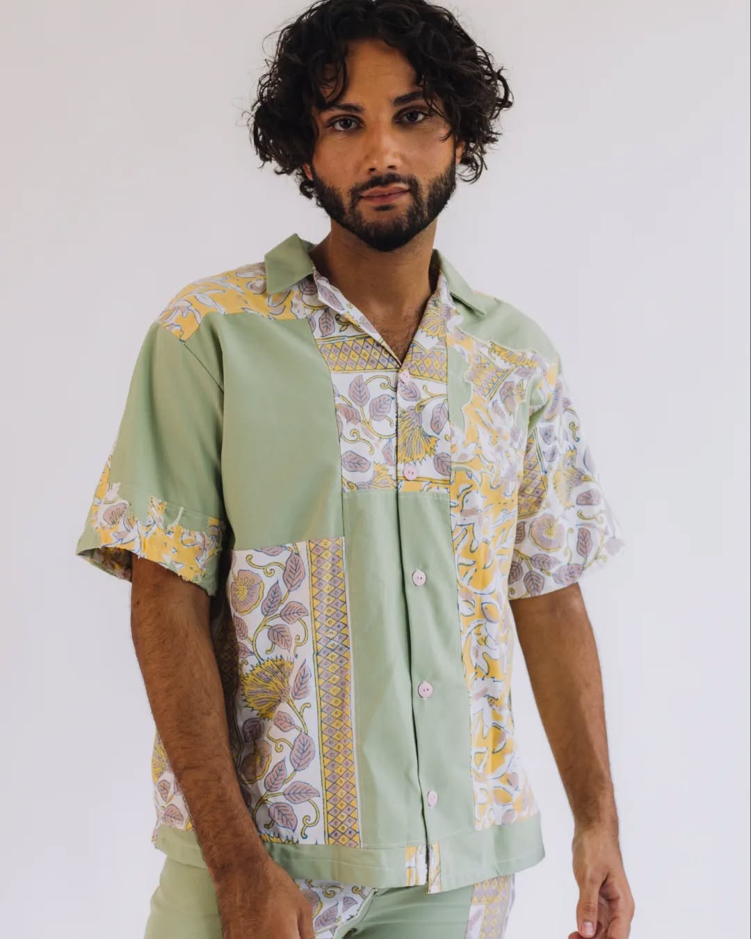 re-imagine look 3
An entire outfit made from 2 secondhand tablecloths patchworked together to create an open-collar shirt and matching trousers
Model: @anwaraaziz_
Photography: @kirstenbusman_
In collaboration with @reshare_store & @dutchsustainablefashionweek
#reimagine #sustainablefashion #sustainableshirt #sustainable #sustainablemenswear #upcycled #upcycledtablecloth #dutchsustainablefashionweek #dutchsustainablefashion #circularfashion #upcycledfashion #duurzamemode #duurzaamkleding #duurzaam #sustainableclothing #sustainablewadrobe #sustainabledesign #dsfw