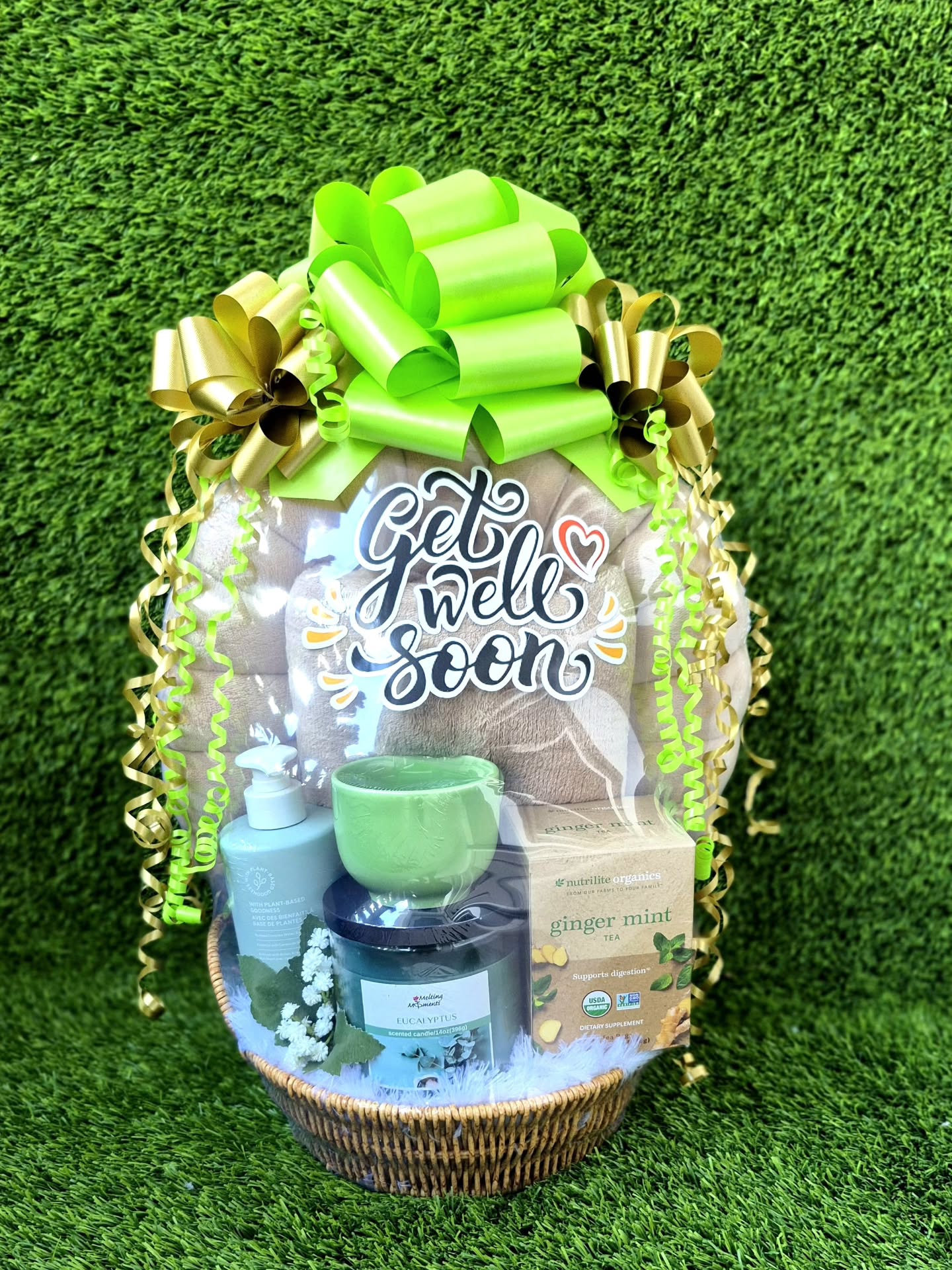 It's the thought that counts, help them while they are down!
#giftsjamaica ##lifekonectgifts #giftbasketsja