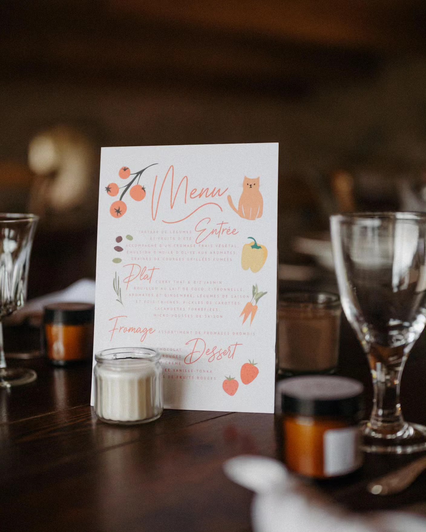 M + T
.
.
Voici un bel exemple de déclinaison du modèle de faire-part Vitamine pour la papeterie jour J : j'ai gardé le thème couleur et les polices, et j'ai ajouté des illustrations peps et colorées sur chaque support.
.
Photo 1 & 2 @camillelopez_photographe
.
#papeteriemariage #fairepartmariage #papeteriejourj #menu #affichesdeco #surmesure #mariage2024