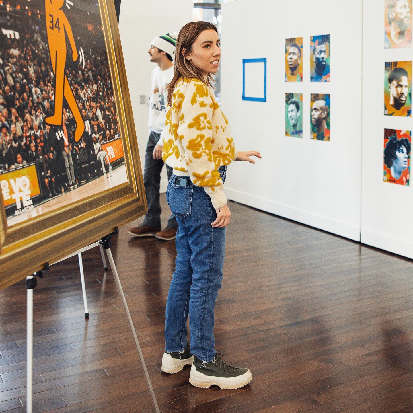 We are officially 2024 NBA All-Star Campaign of the Year winners 🏀🎉 So proud of all the hard work the entire marketing team at the @bucks put in to make the creative vision come to life throughout Milwaukee.
🎨 @bree.vouga @chrisvitek9 @alexalesinski
📸 @valeriaaorozzco
.
.
.
#milwaukeebucks #bucks #milwaukee #fearthedeer #nbaallstar #nbaallstarweekend #nbaallstargame #winners #graphicdesign #presentation #presentationdesign #sportsdesign #design #nba