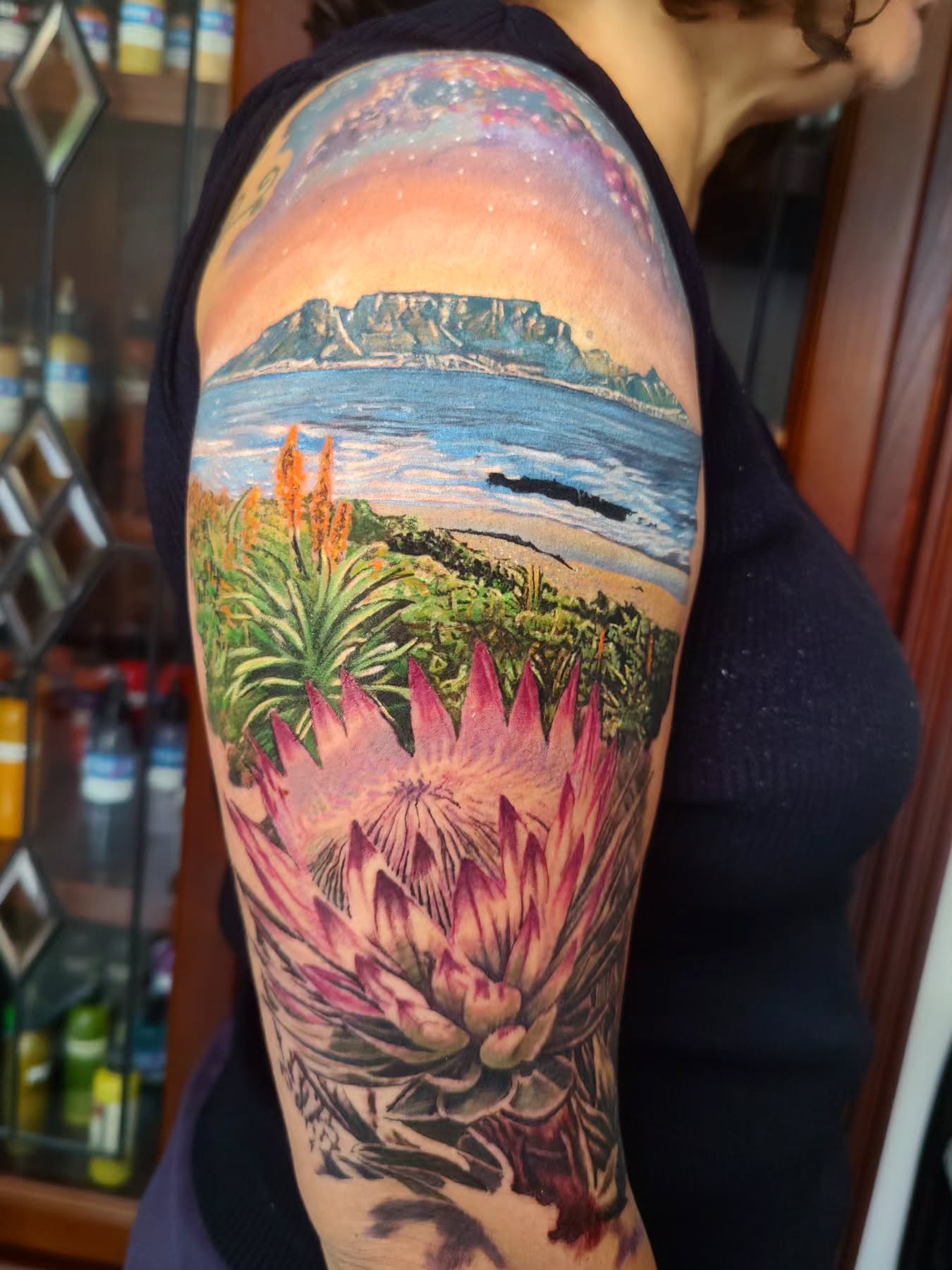 South Africa for lovely Carmen. One more session to go to finish the protea. Thaaaanks so much. You are super Awesome!
.
...
.
@intenzetattooink @eztattooing @ghostlineapp @afterart.newzealand @inkpro_nz @fkirons @hustlebutterdeluxe #intenze #intenzeink #intenzeteam #afterart #ghostlineapp