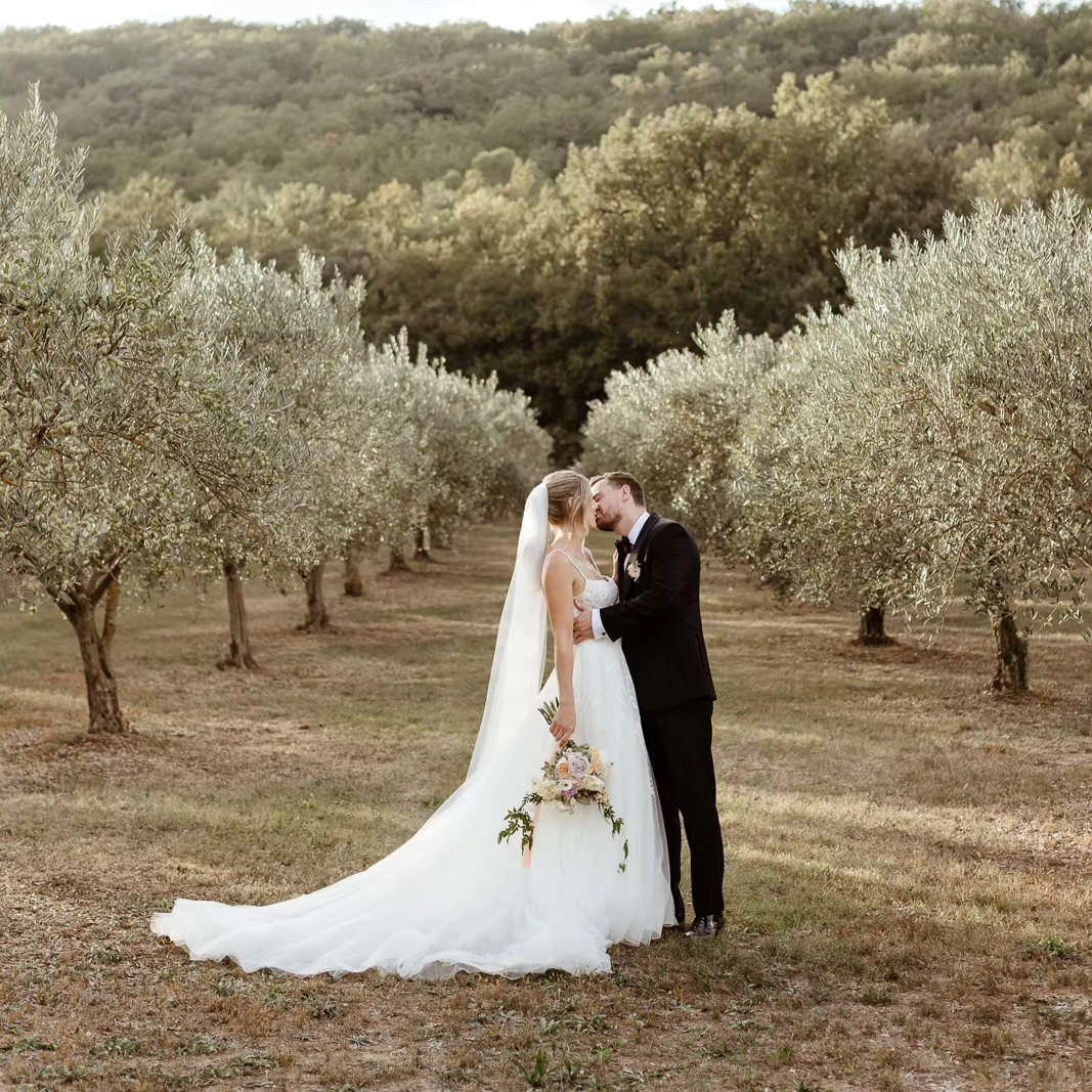 Autumn wedding in Provence... One year already 🫶
Photographer @marinaboussinphoto
Wedding Planner @festidays_planner
MUAH @unbrindaudace @clarabeauty_mtp
Music @xy_livemusic @33tours.dj
Caterer @crepebuissonniere_event_brunch
#weddingprovence #wedding #couplegoal #weddingphotographer #destinationwedding #southoffrancewedding #francewedding #europeanwedding #domainedevalbonne #provencewedding #luxuryweddingfrance